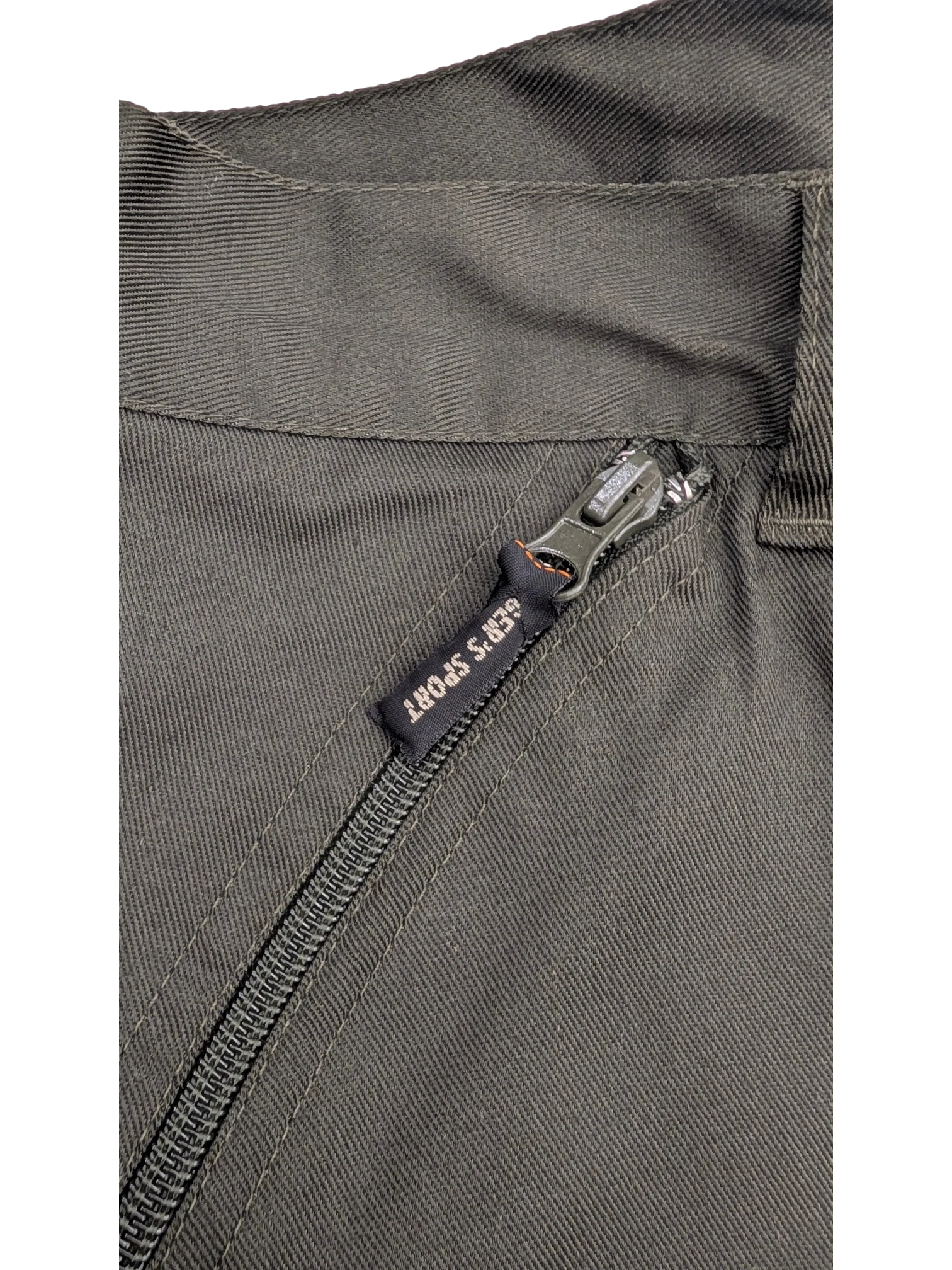 JAKE & IPI Ranger's Sport cargo pants in olive green cotton with zippered pockets.