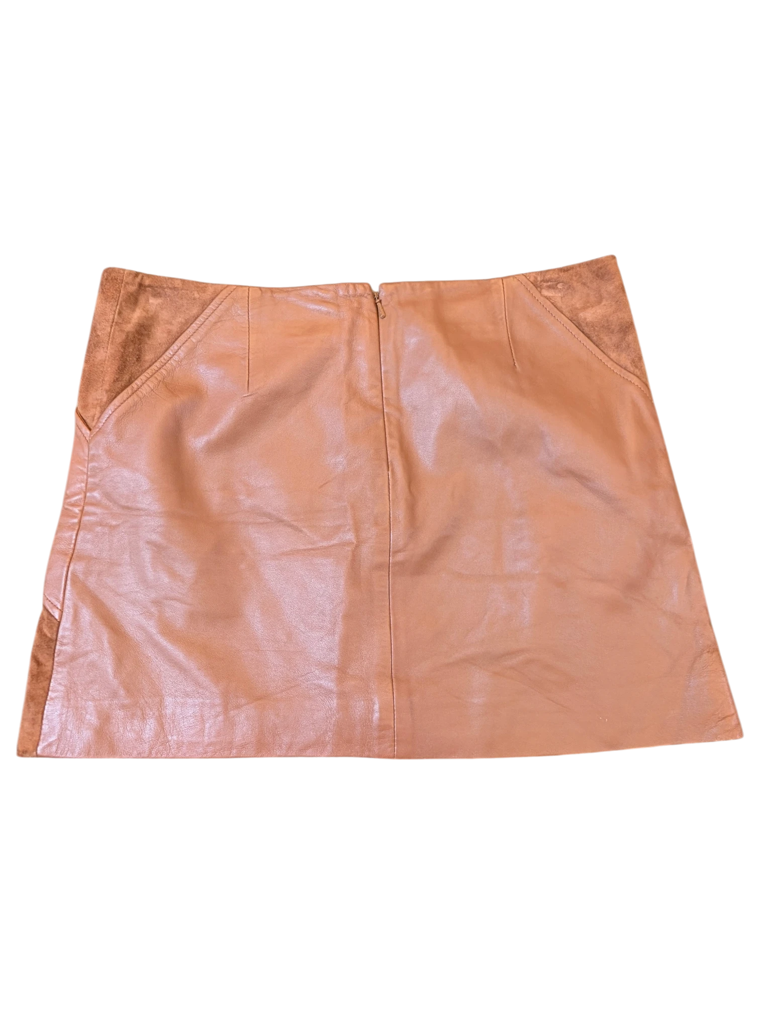 JAKE & IPI tan leather mini skirt with suede pocket detailing and a back zipper closure.