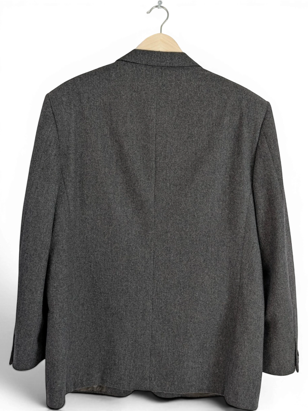 JAKE & IPI Vintage Valentino Uomo grey wool blazer, made in Italy. Classic tailored fit with notched lapel.