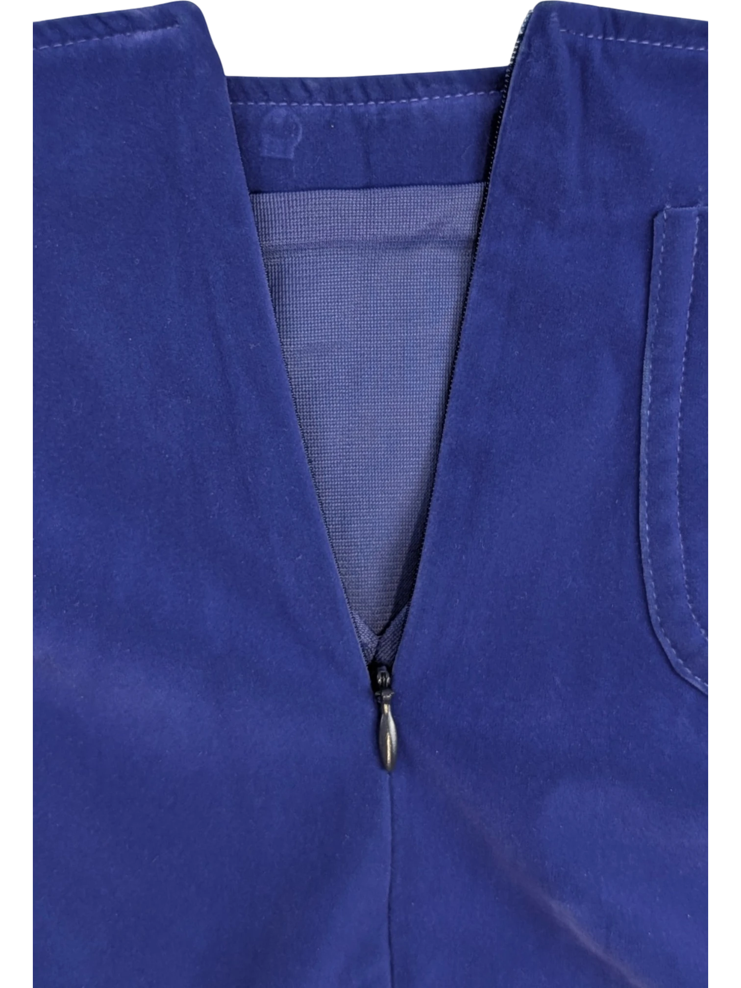 JAKE & IPI cobalt blue vintage Armani Jeans mini skirt with back zip and patch pocket detail. Stretch technical fabric.