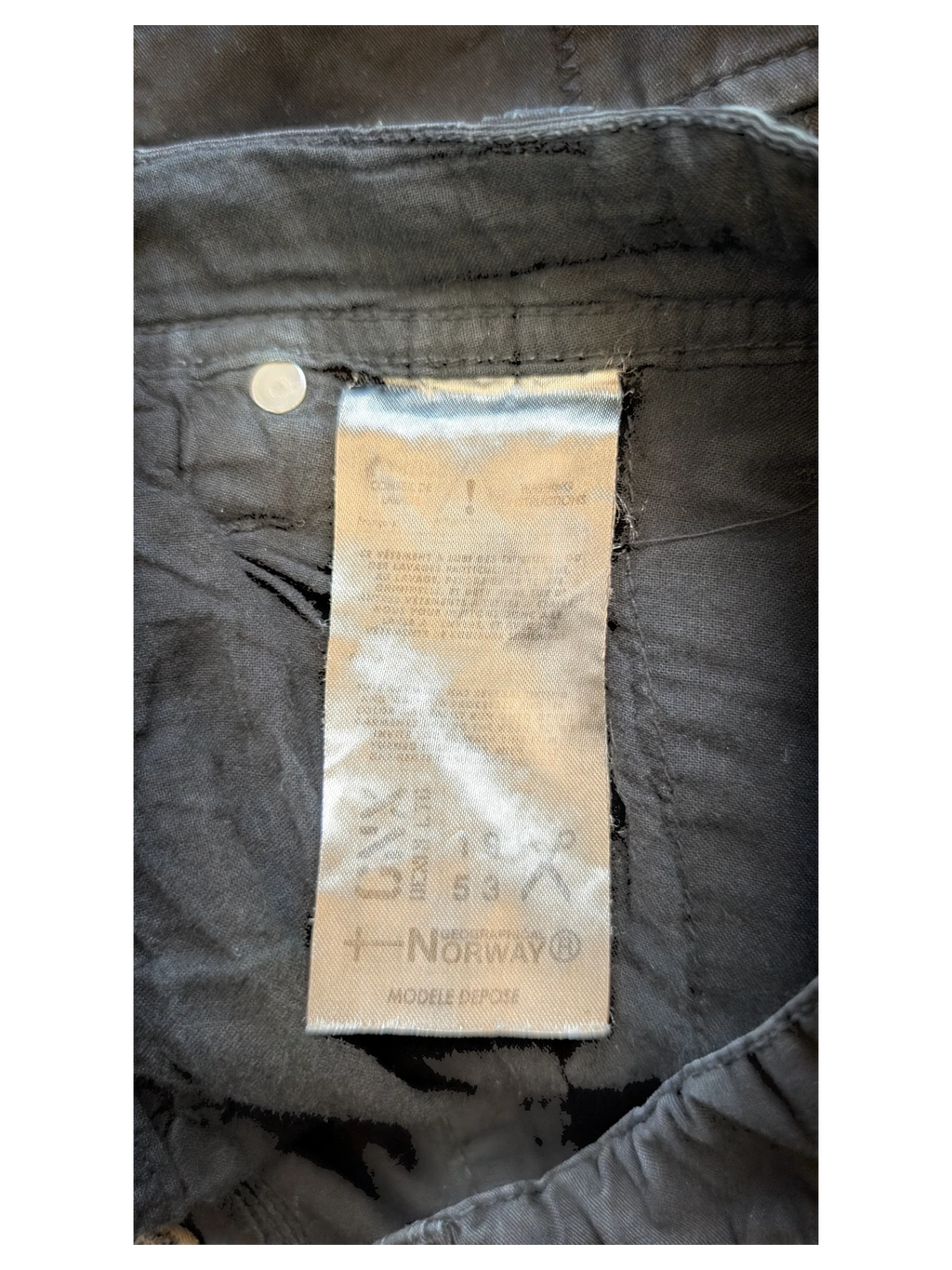 JAKE & IPI black denim jeans with Geographical Norway branding and size 53.
