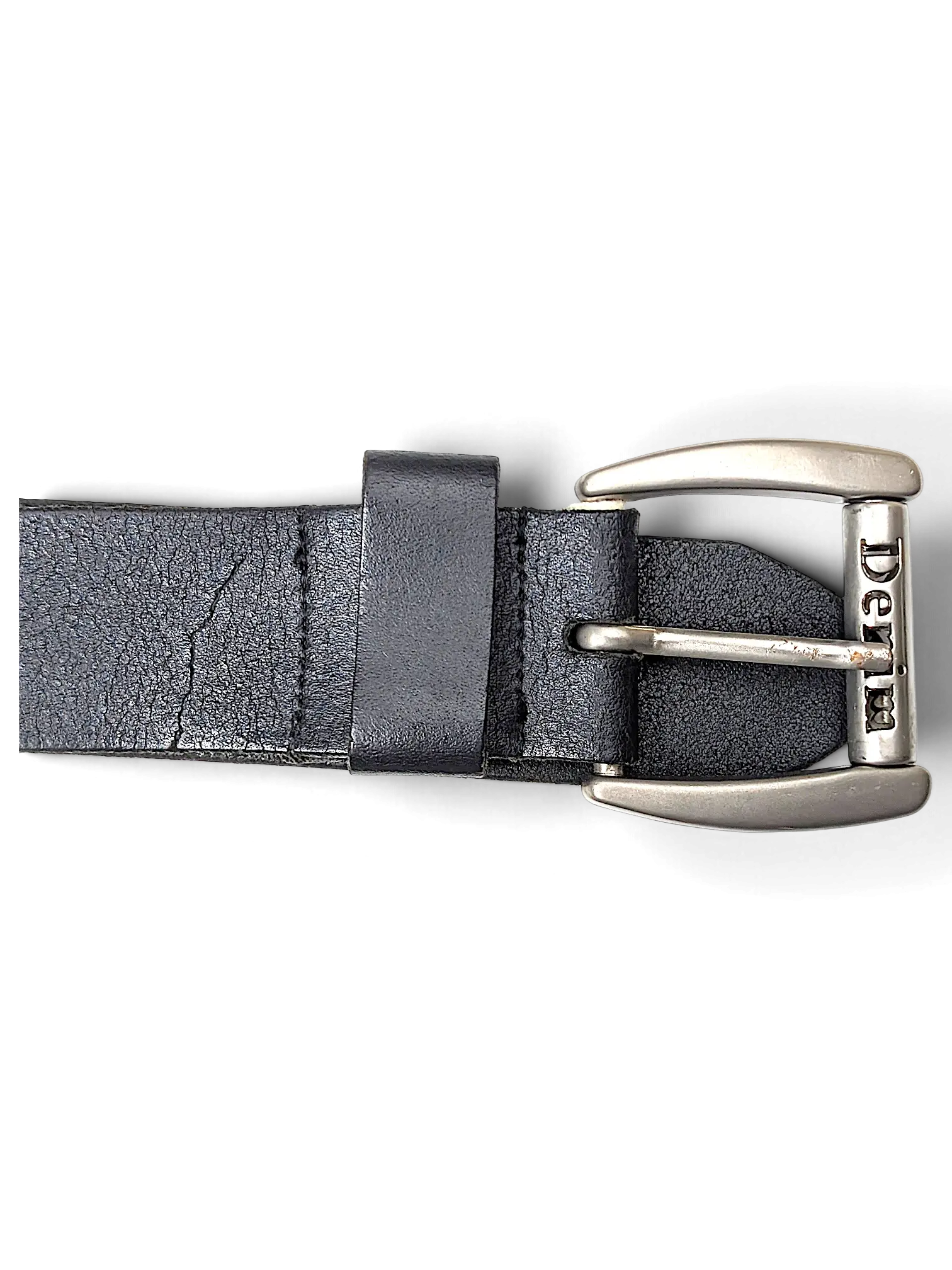 JAKE & IPI black distressed leather belt featuring a silver metal buckle with Denim branding