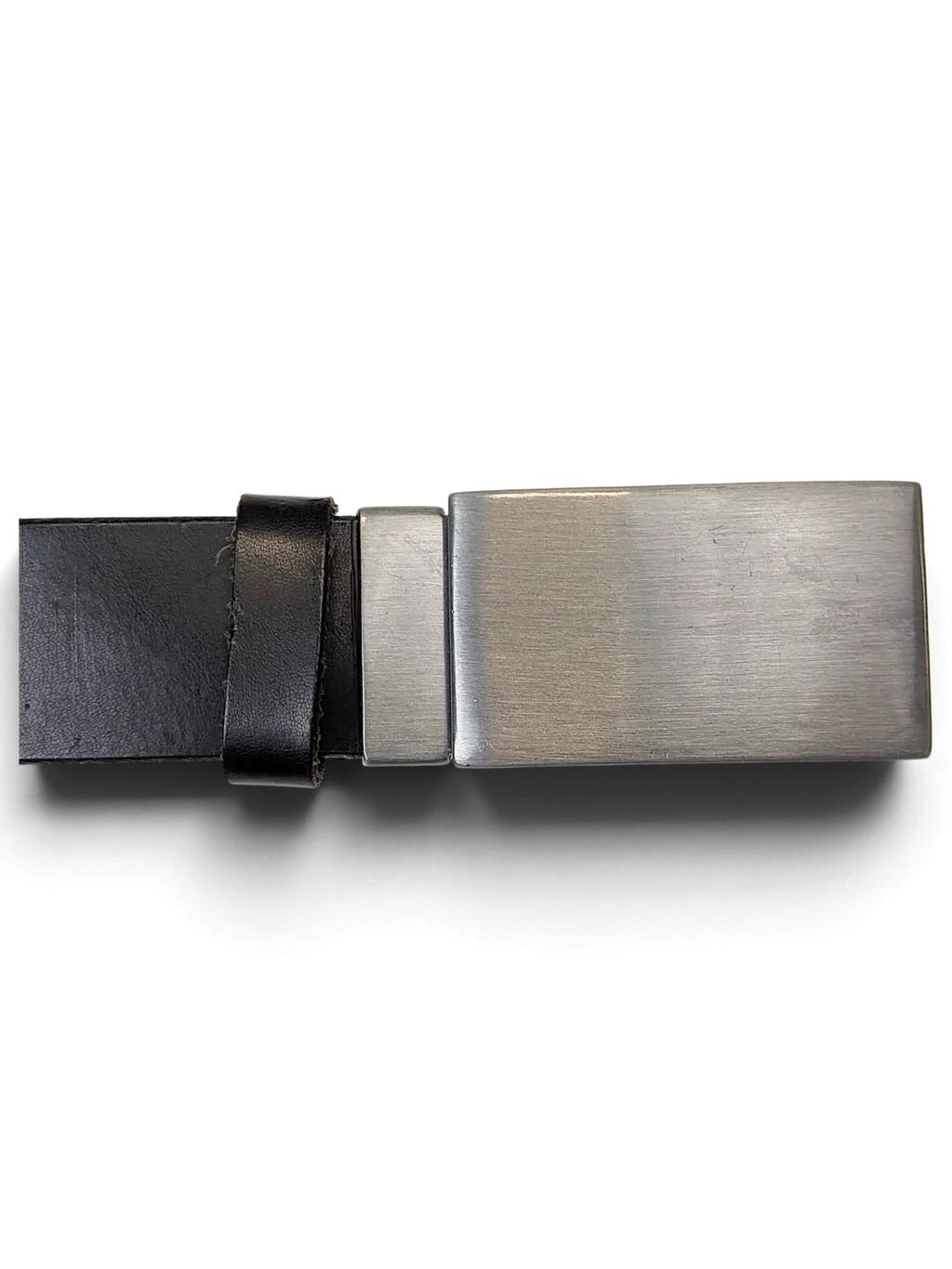 JAKE & IPI black leather belt featuring a rectangular brushed silver metal buckle and a matching leather loop.