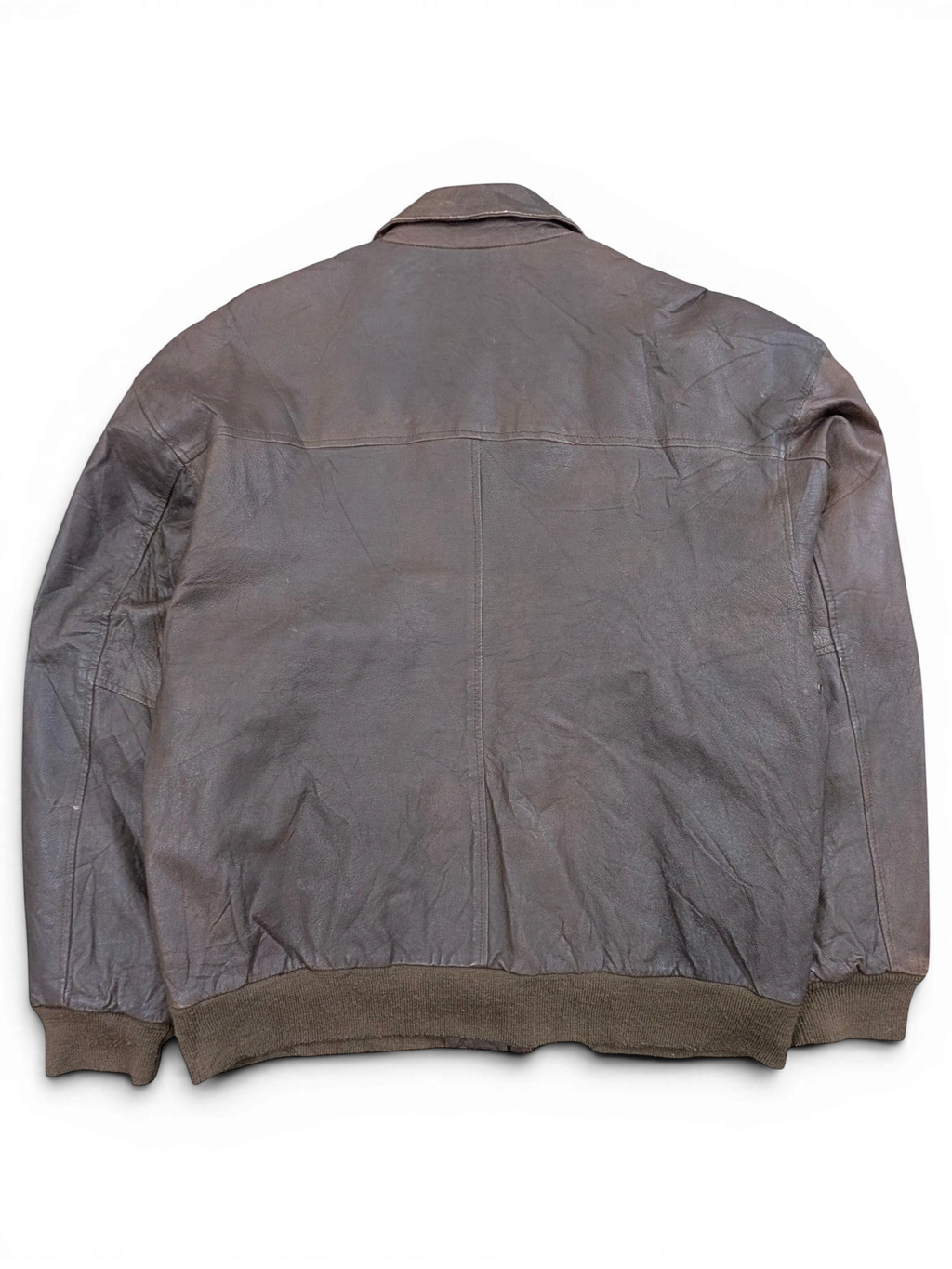JAKE & IPI brown leather bomber jacket with ribbed cuffs and hem. Classic collar.