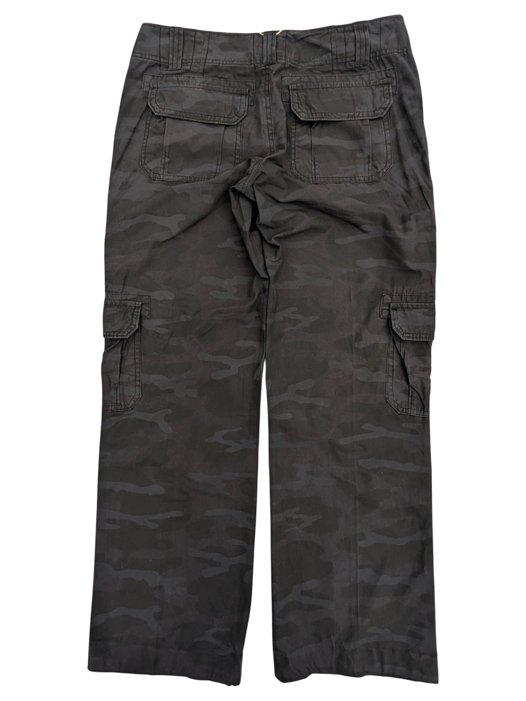 JAKE & IPI Jay Jays camo cargo pants in dark grey with multiple pockets.