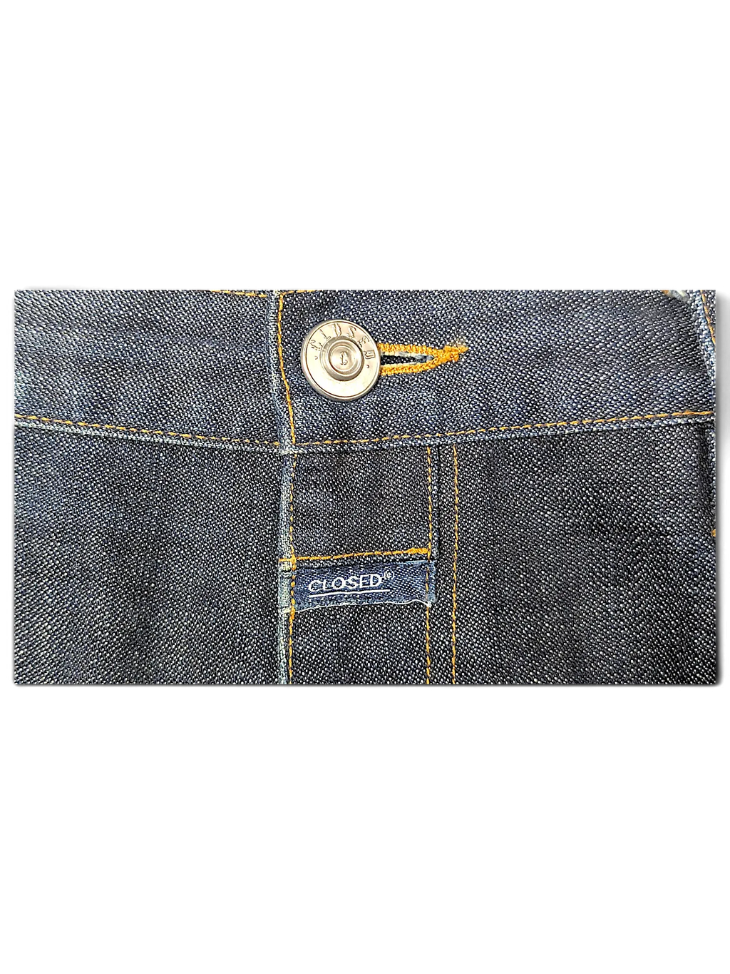 JAKE & IPI Closed dark blue denim jeans featuring a metal button and branded fabric label detail.