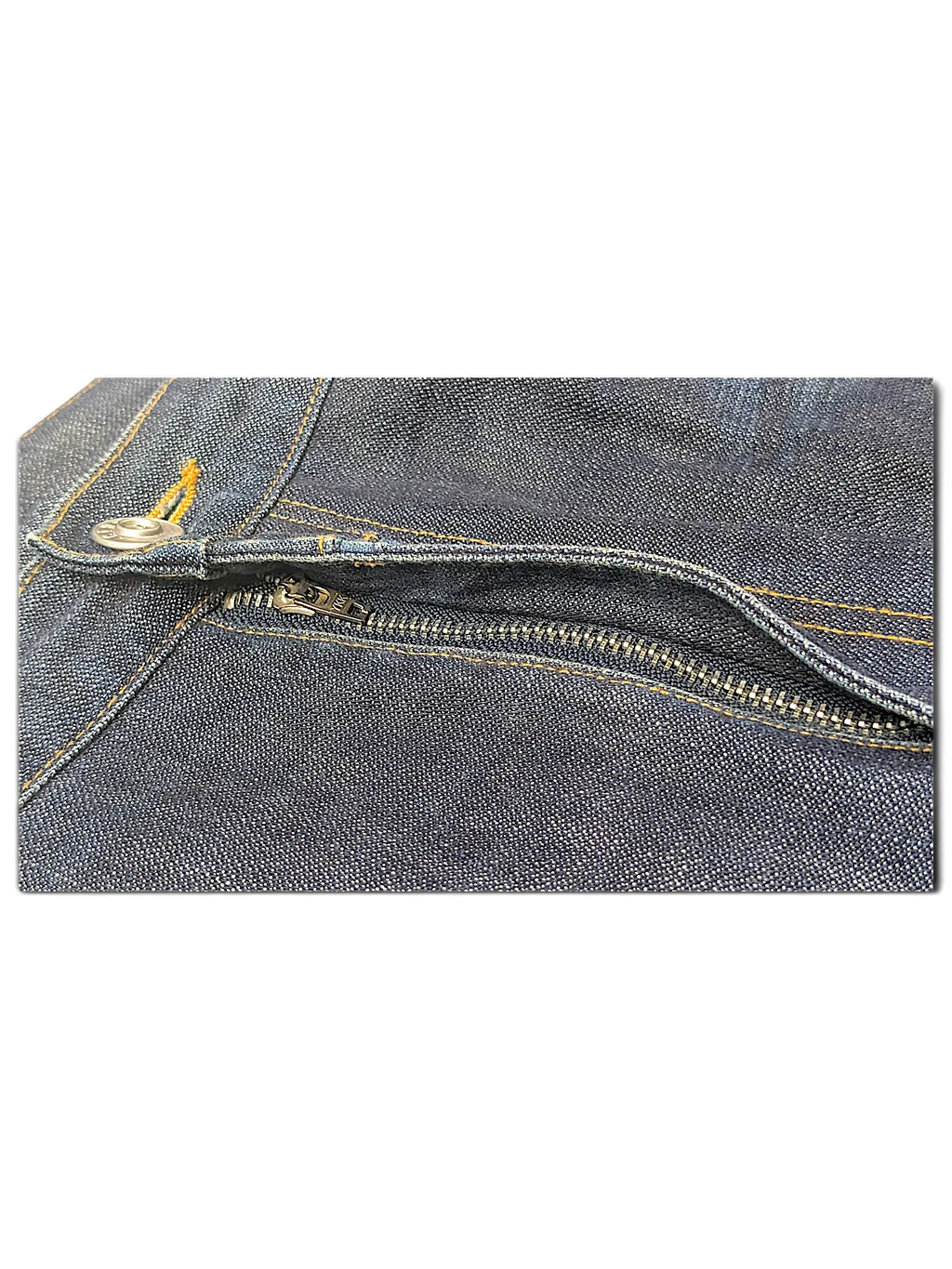 JAKE & IPI Closed denim jeans featuring a metal YKK zipper fly and classic contrast stitching detail.