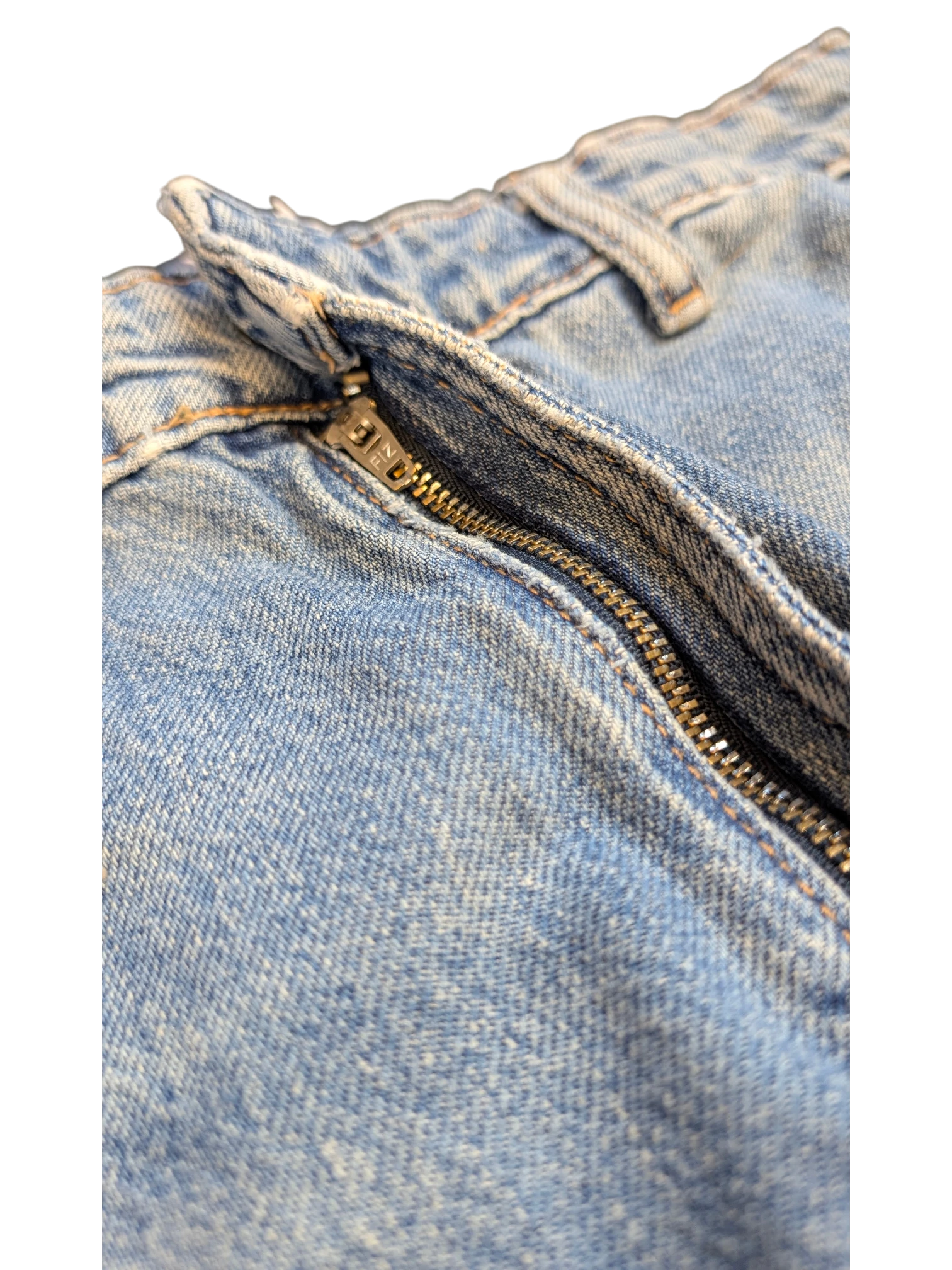 JAKE & IPI light wash denim cargo pants with a zip fly and belt loops.
