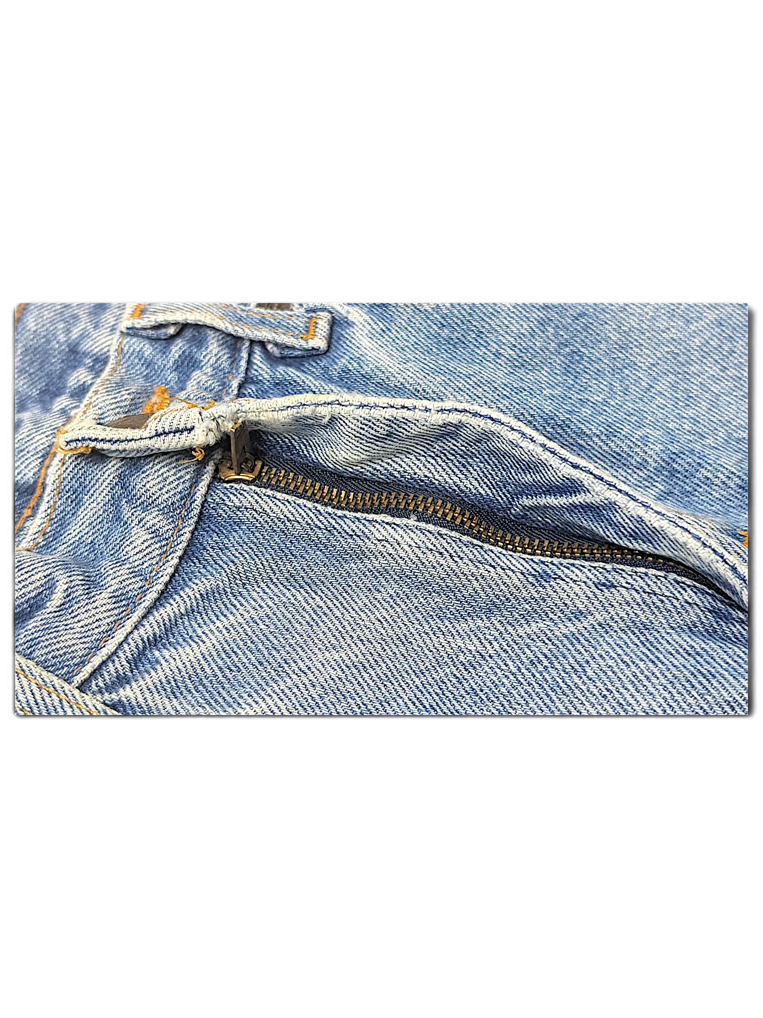 JAKE & IPI Dickies jeans featuring a light blue denim wash with a metal zipper fly and classic stitching detail.