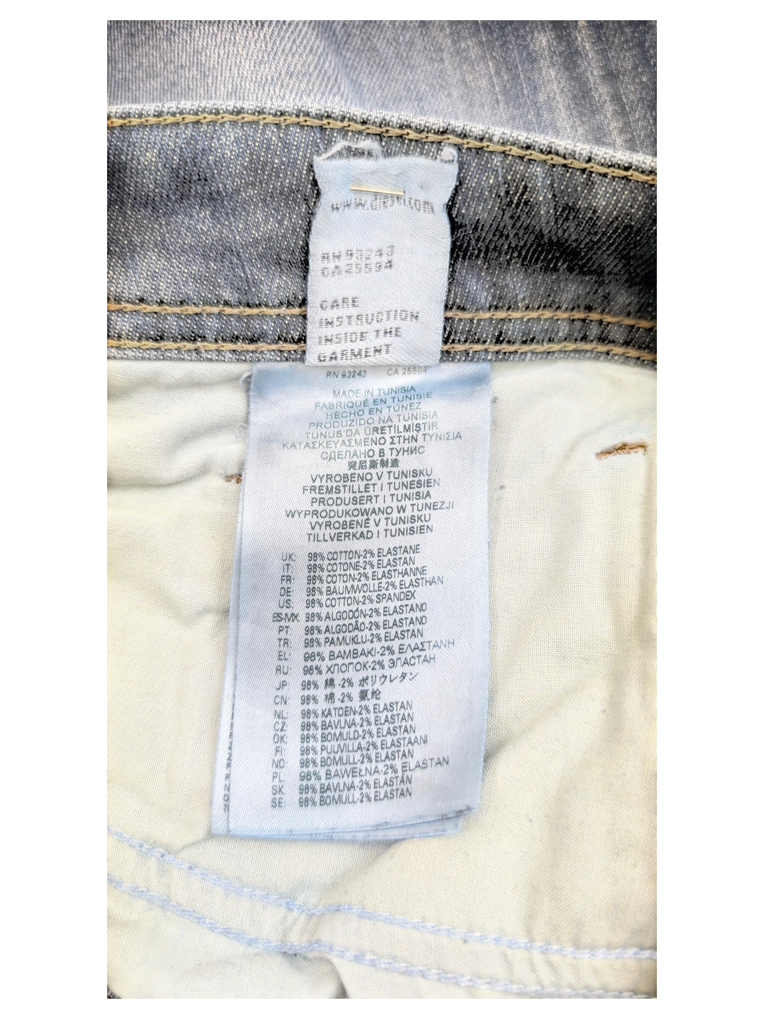 JAKE & IPI Diesel Larkee W38 L32 dark wash denim jeans with 98% cotton and 2% elastane.