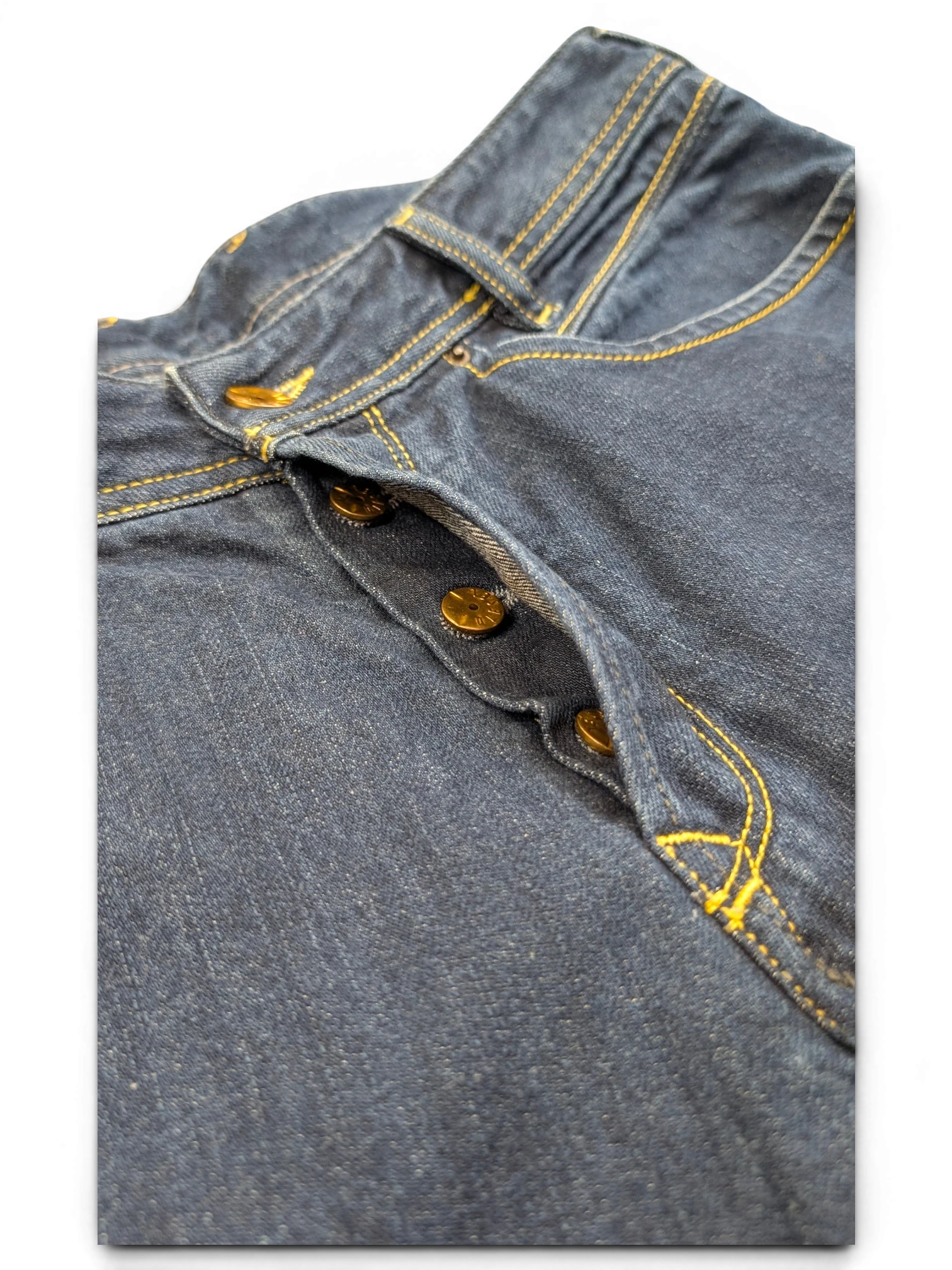 JAKE & IPI dark wash denim jeans with button fly and yellow stitching. Size W31 L34.