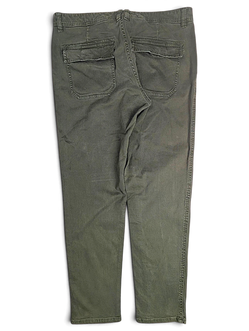 JAKE & IPI pre-owned FatFace olive green utility trousers with back patch pockets and straight leg fit.