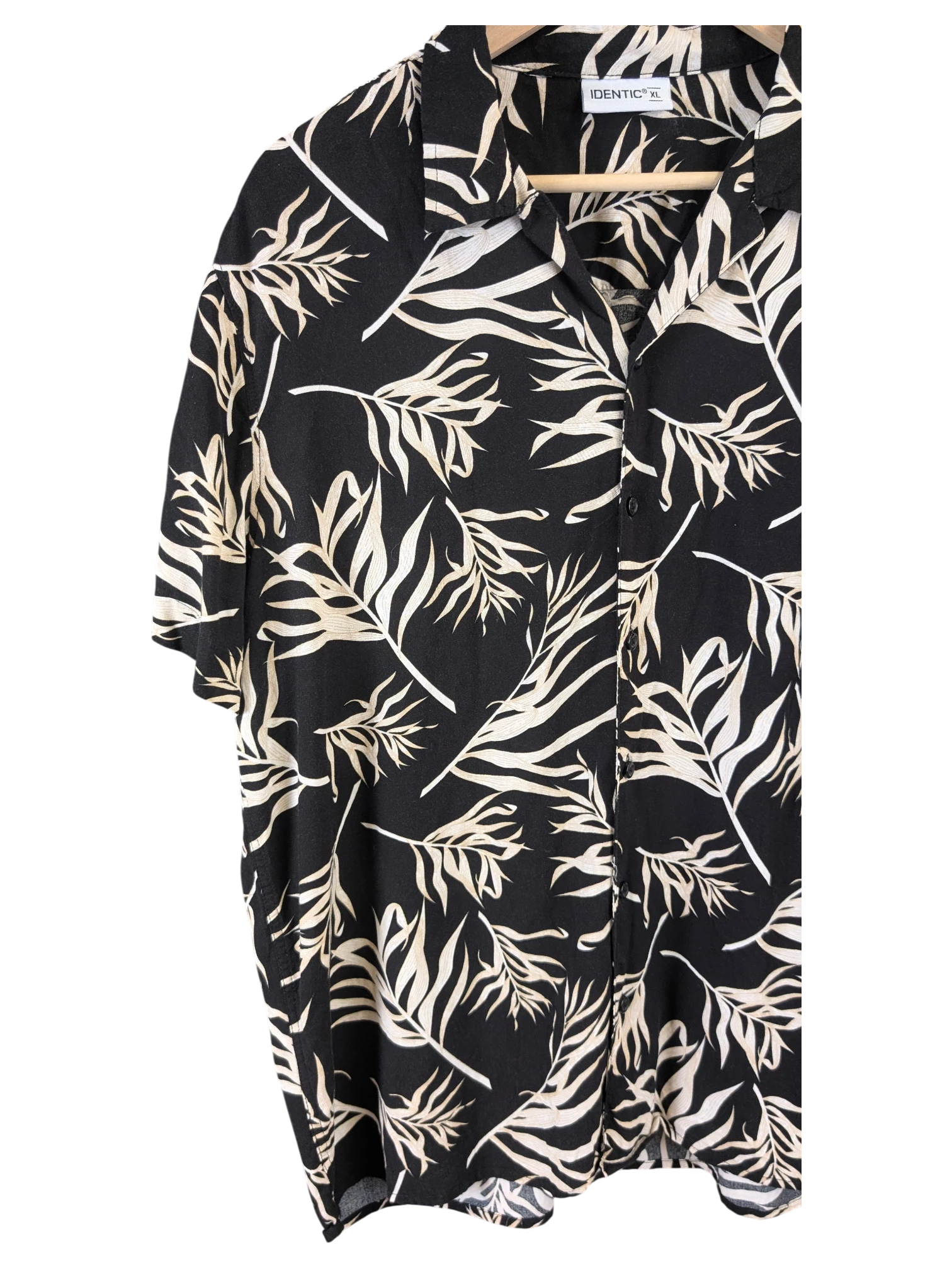 JAKE & IPI Identic Hawaiian shirt in black with a white tropical leaf print, featuring a classic collar and button-up front.