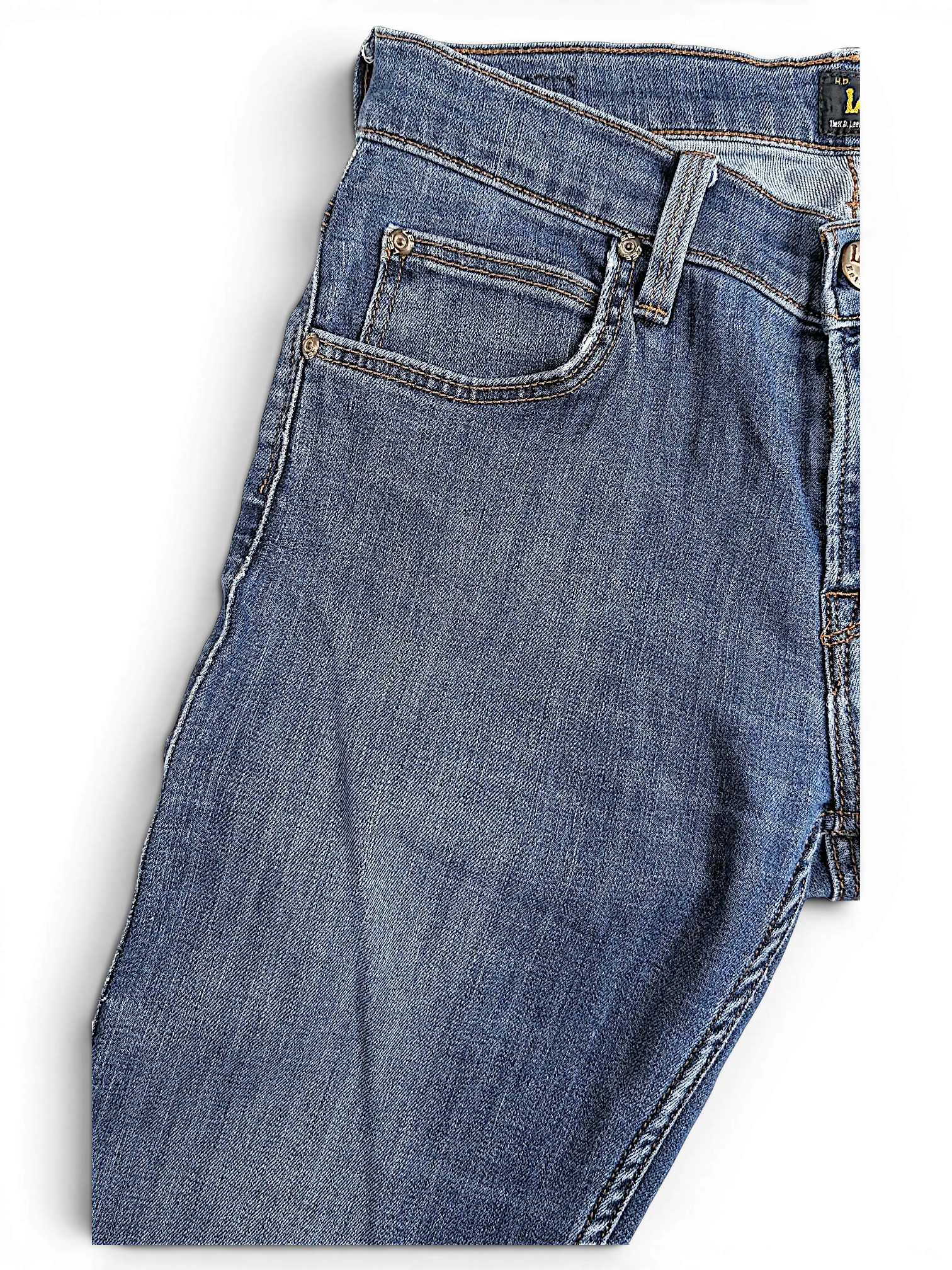 JAKE & IPI Lee Jade blue denim jeans featuring a classic five-pocket design and contrast stitching.