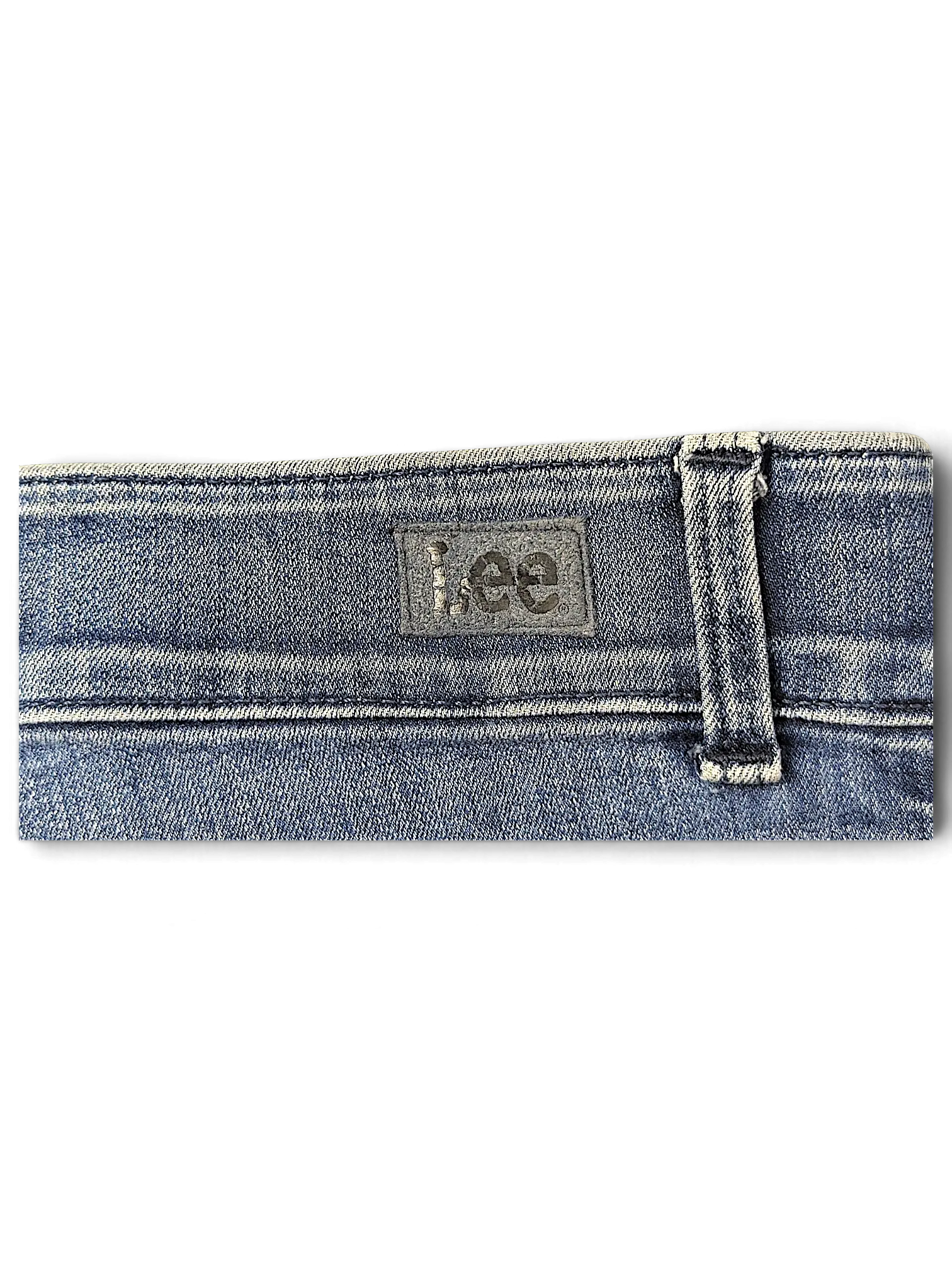 JAKE & IPI Lee Plus regular fit straight leg jeans featuring a mid-rise waistband with a branded leather patch.