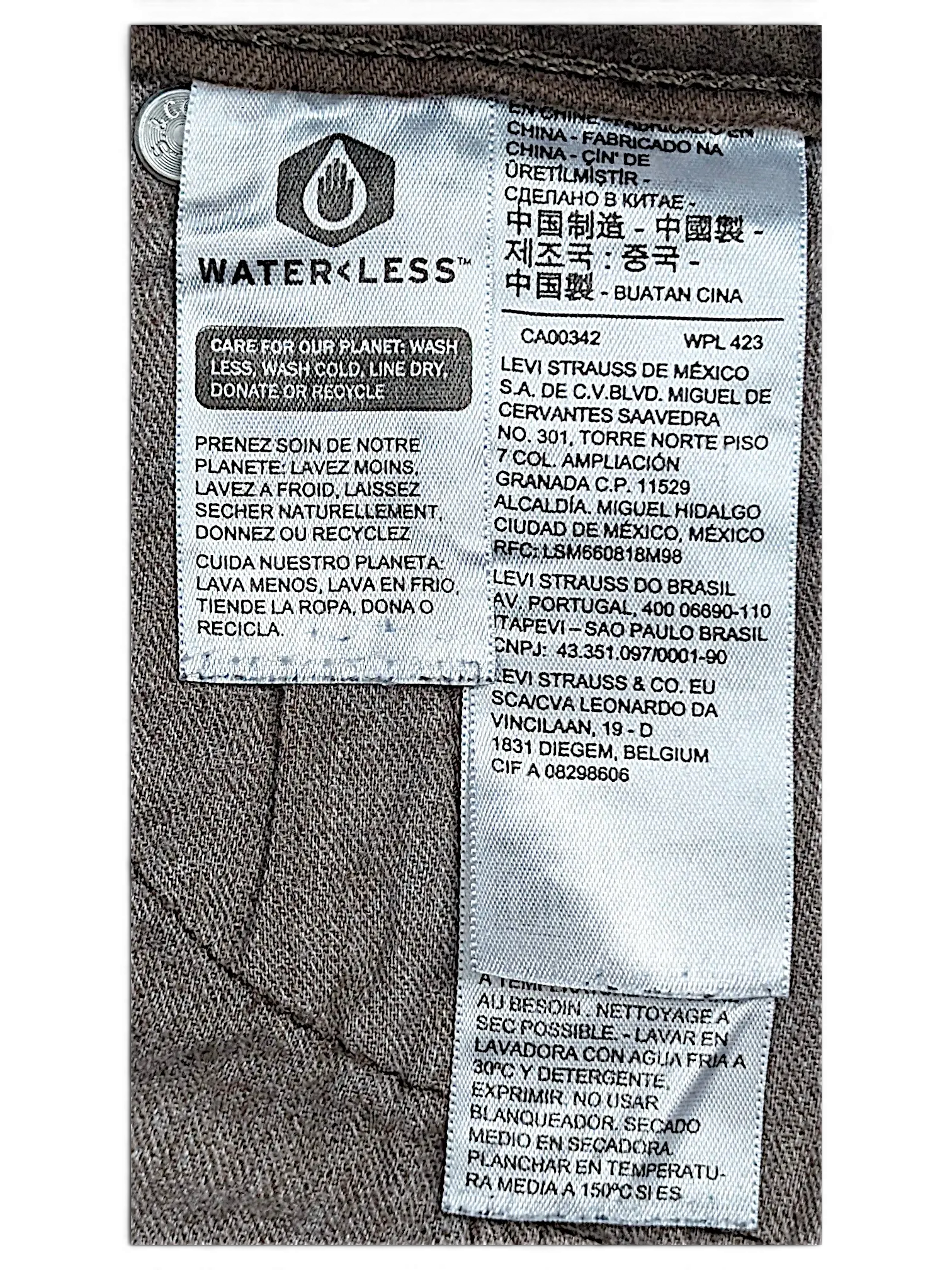 JAKE & IPI Levi's 511 brown jeans inner care label with Water Less branding and manufacturing details