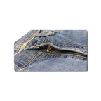 JAKE & IPI Levi's 511 siniset farkut, lähikuva metallisesta vetoketjuhalkiosta ja kontrastitikkauksista
