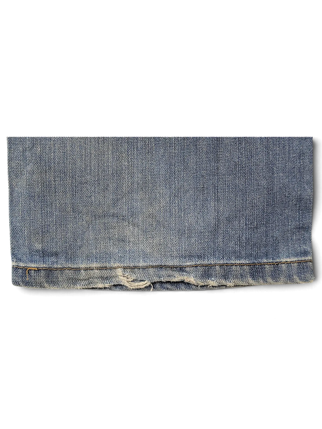 JAKE & IPI Levi's 514 blue denim jeans showing frayed hem detail on the leg opening.