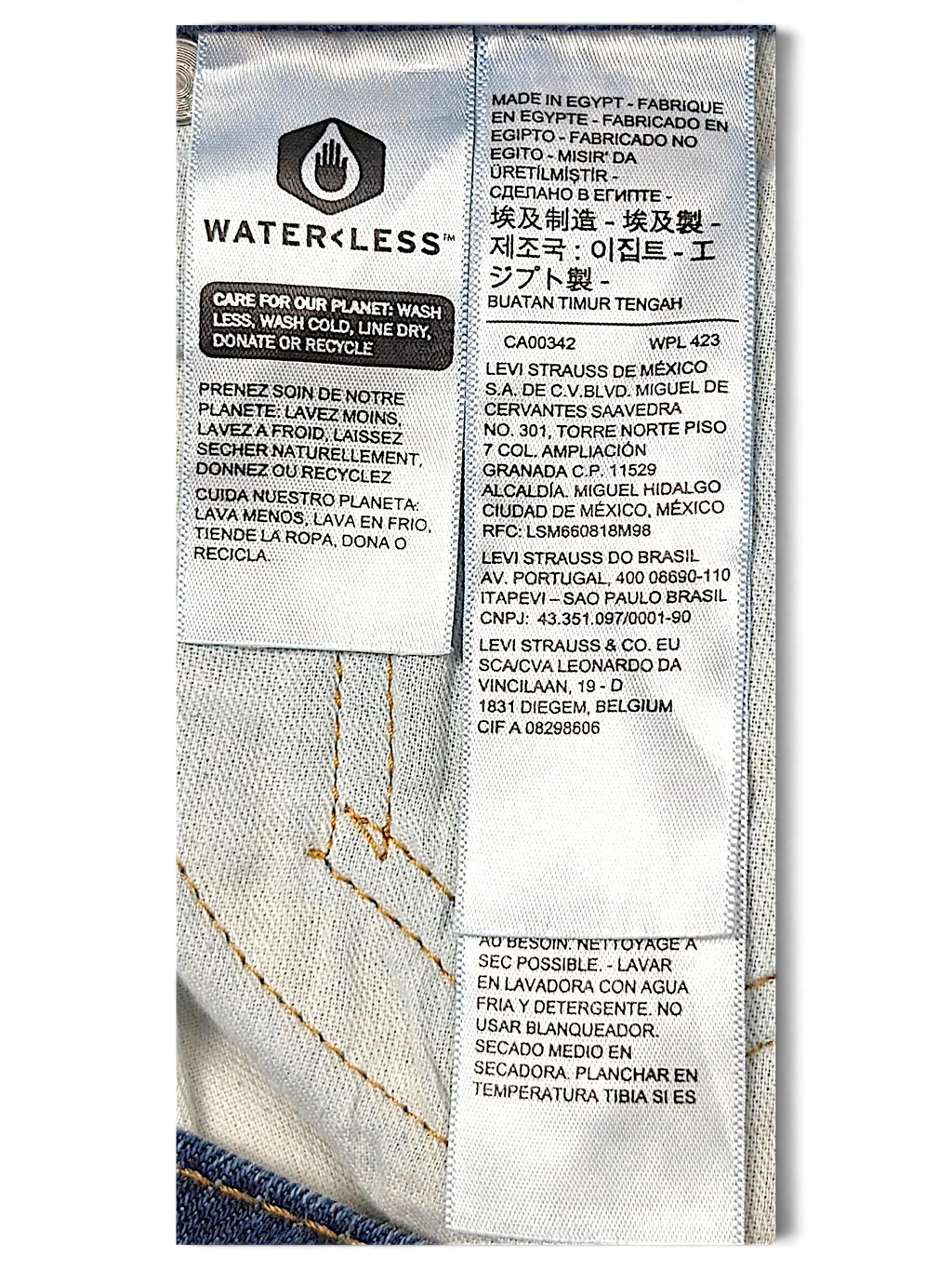 JAKE & IPI Levi's 514 jeans care label with Water<Less technology and manufacturing details in multiple languages