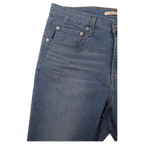JAKE & IPI Levi's 726 Flare -farkut keskisinistä denimiä, klassinen viisitaskurakenne ja metalliniitit.