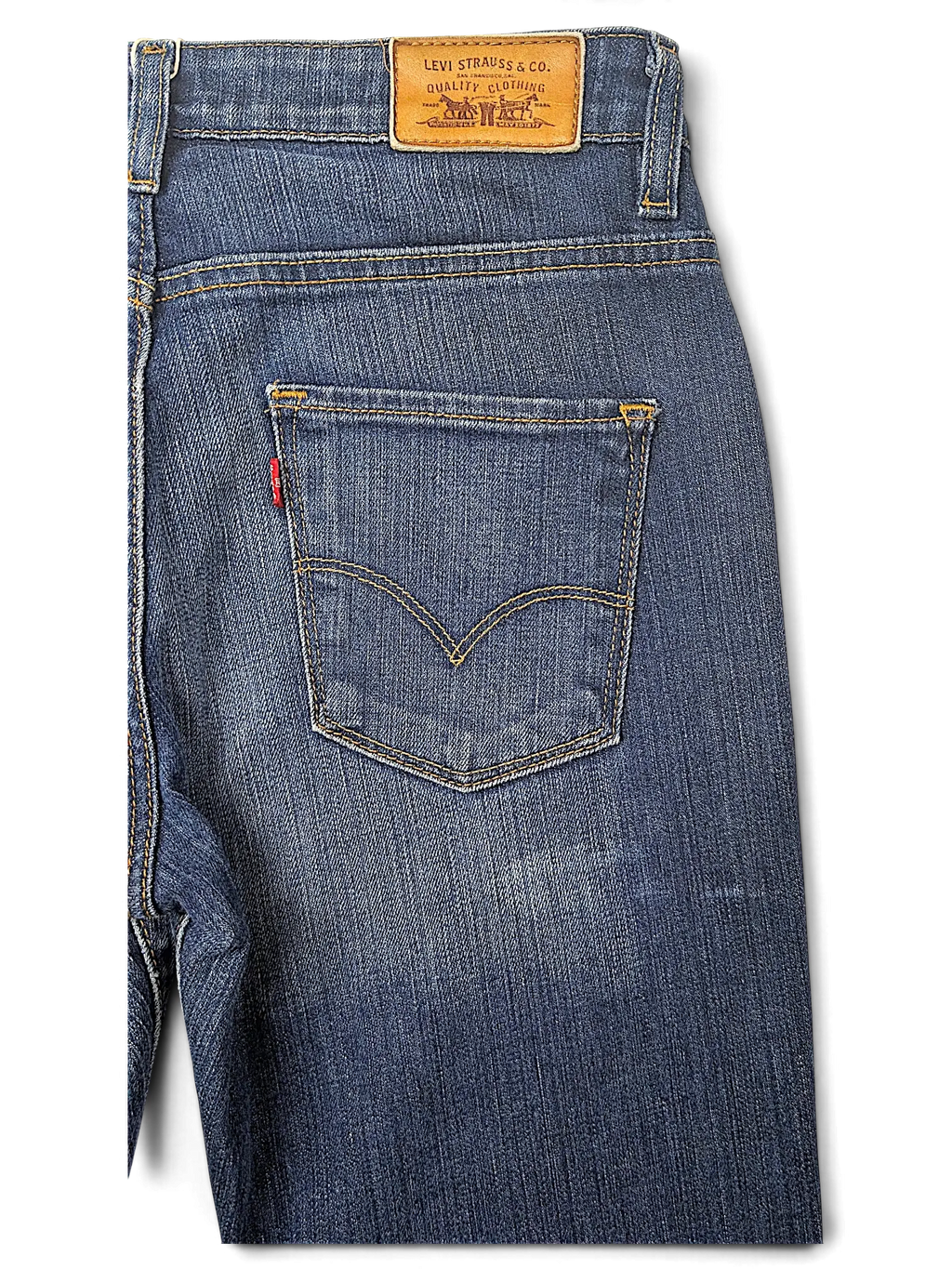 JAKE & IPI Levi's Contour Boot jeans in dark blue denim with classic back pocket stitching and leather logo patch