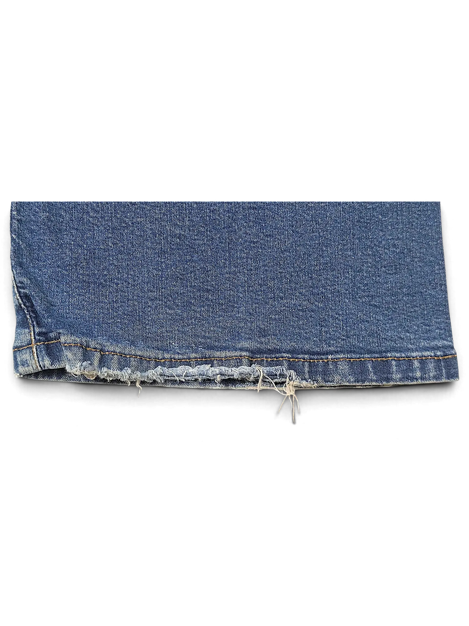 JAKE & IPI Levi's 584 blue denim jeans featuring a distressed frayed hem detail on the leg opening
