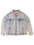 JAKE & IPI Levi's 5198 light wash blue denim jacket with button-up front and dual chest pockets