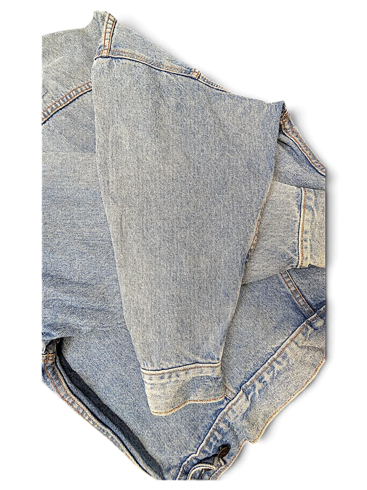 JAKE & IPI vintage light wash blue denim jacket sleeve with classic stitching and button cuff detail
