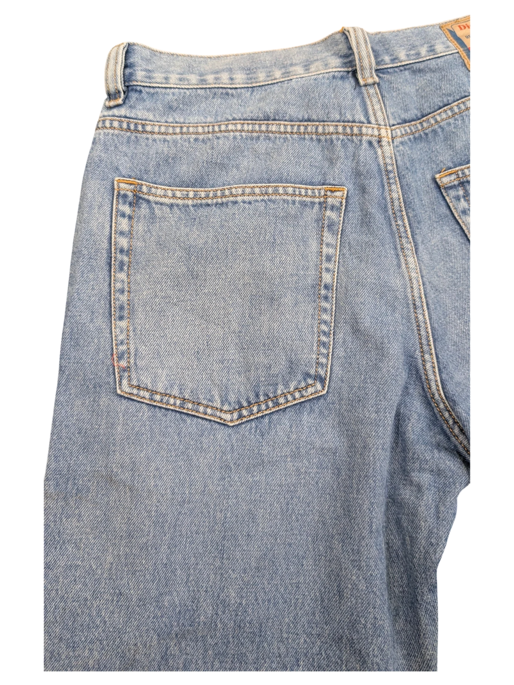 JAKE & IPI light wash denim jeans with 5 pockets and classic stitching. W30 L30.