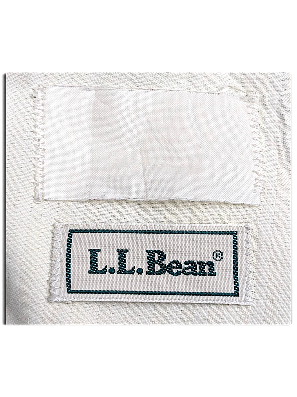 JAKE & IPI L.L.Bean brand label stitched on beige cotton fabric of pre-owned pleated chinos