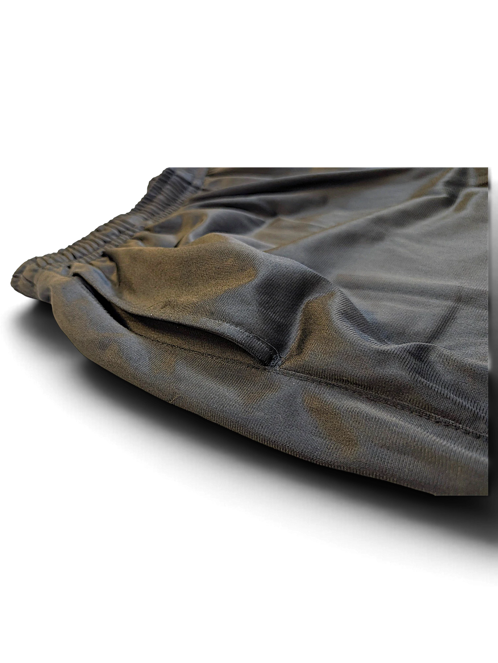JAKE & IPI pre-owned Lotto black track pants featuring a comfortable elasticated waistband and side pocket detail.