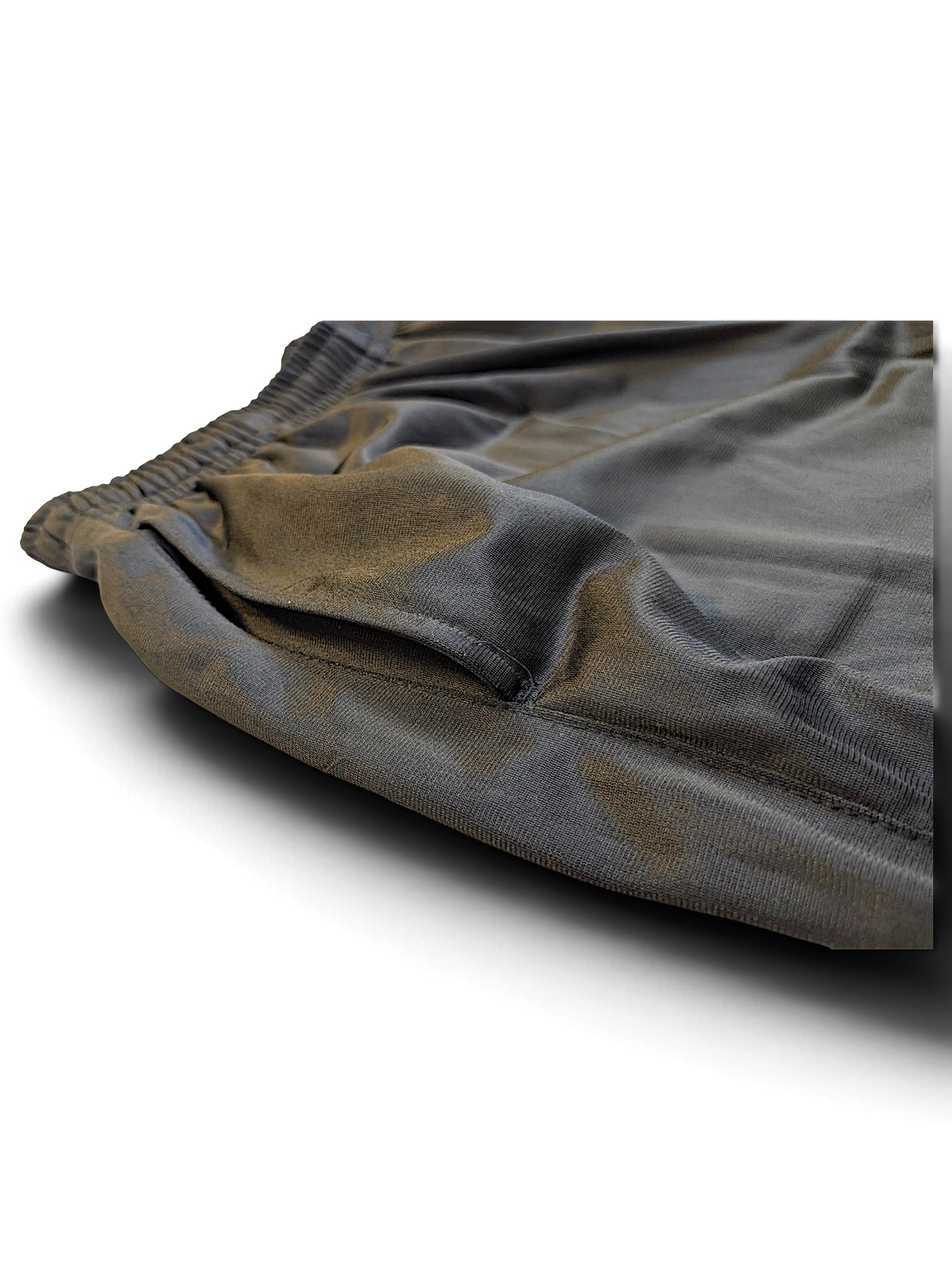 JAKE & IPI pre-owned Lotto black track pants featuring a comfortable elasticated waistband and side pocket detail.