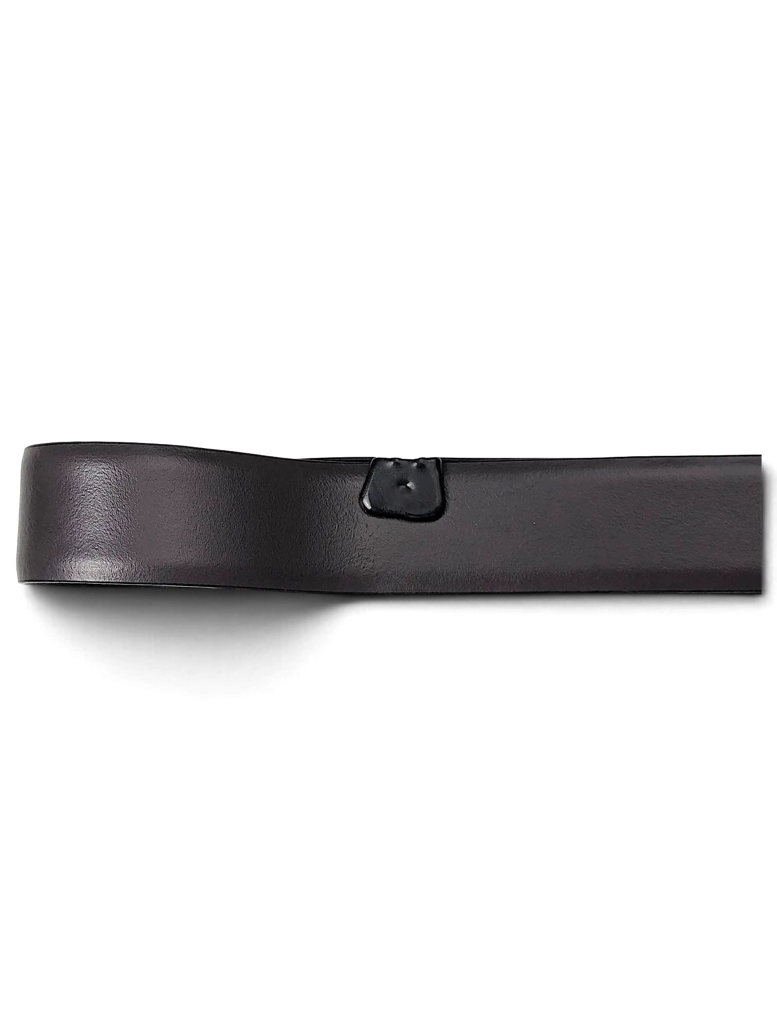JAKE & IPI reversible belt in smooth black leather held by a metal clip against a white background