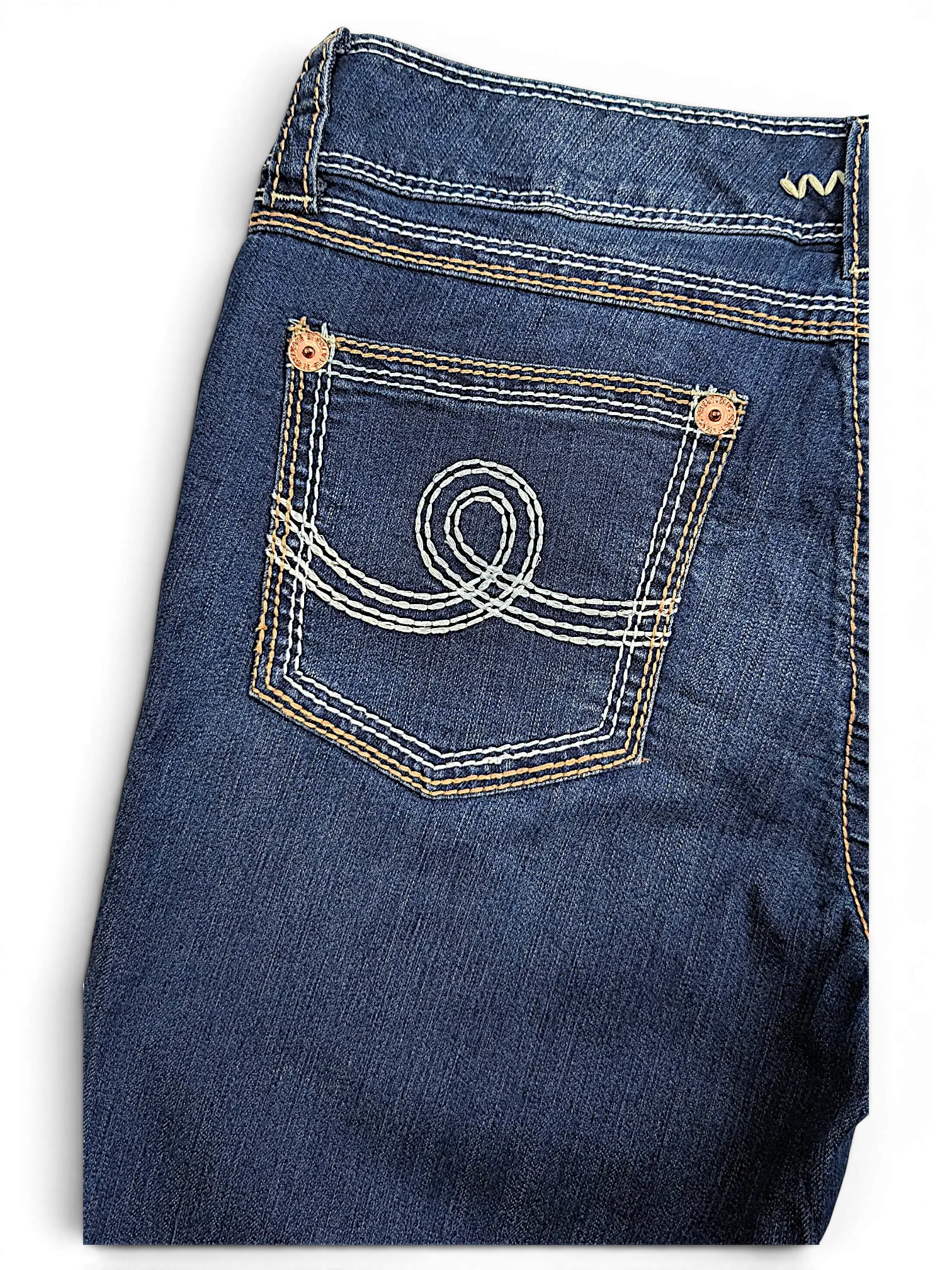 JAKE & IPI Seven7 dark wash denim capri jeans featuring signature back pocket stitching and copper rivets.