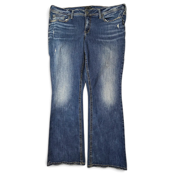 JAKE & IPI Silver Jeans Co. Elyse Slim Boot -farkut, keskisininen pesu ja kulutetut yksityiskohdat