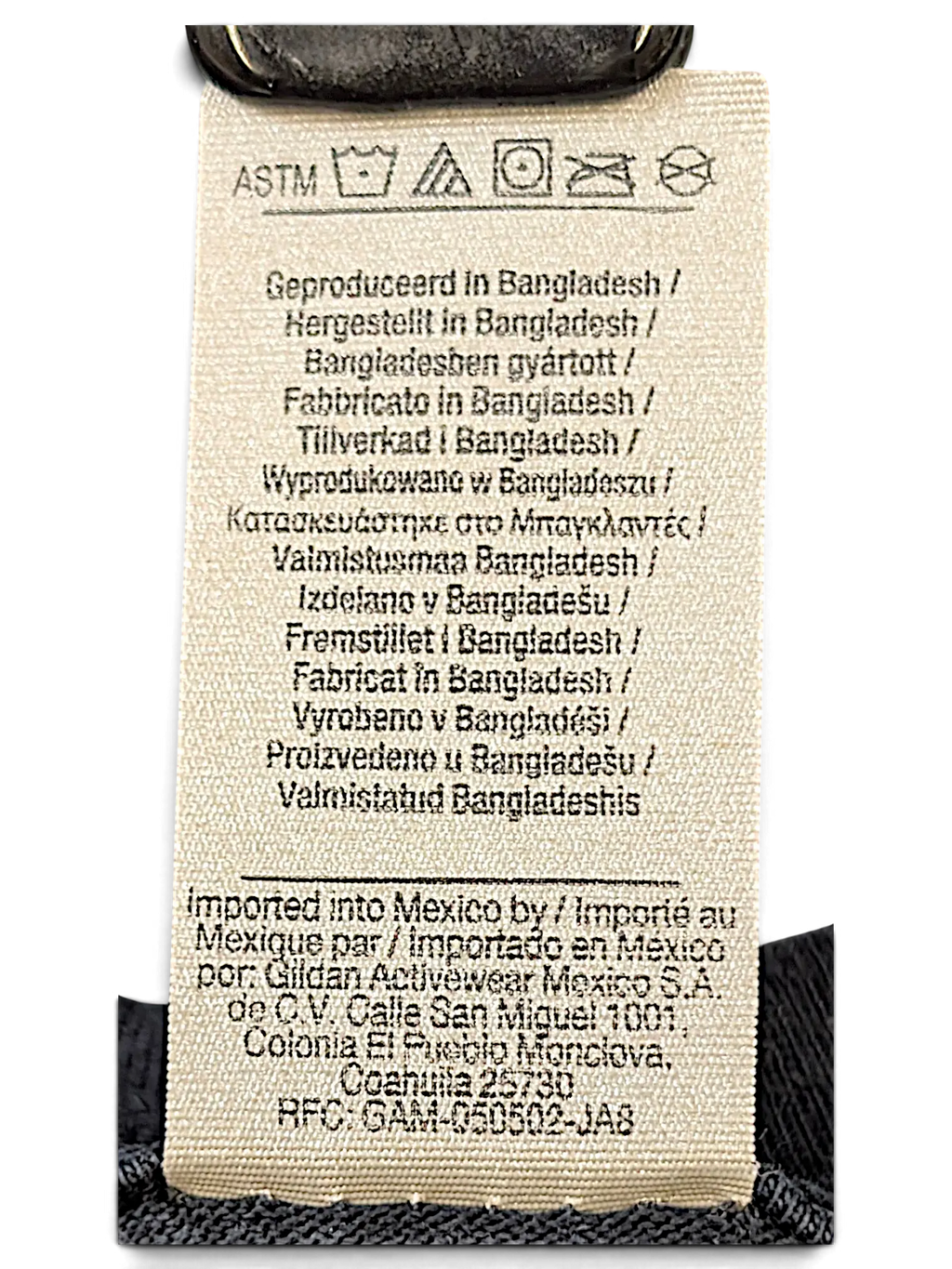 JAKE & IPI IBE Vitunleija T-Shirt garment care and origin label with multilingual text and washing instructions