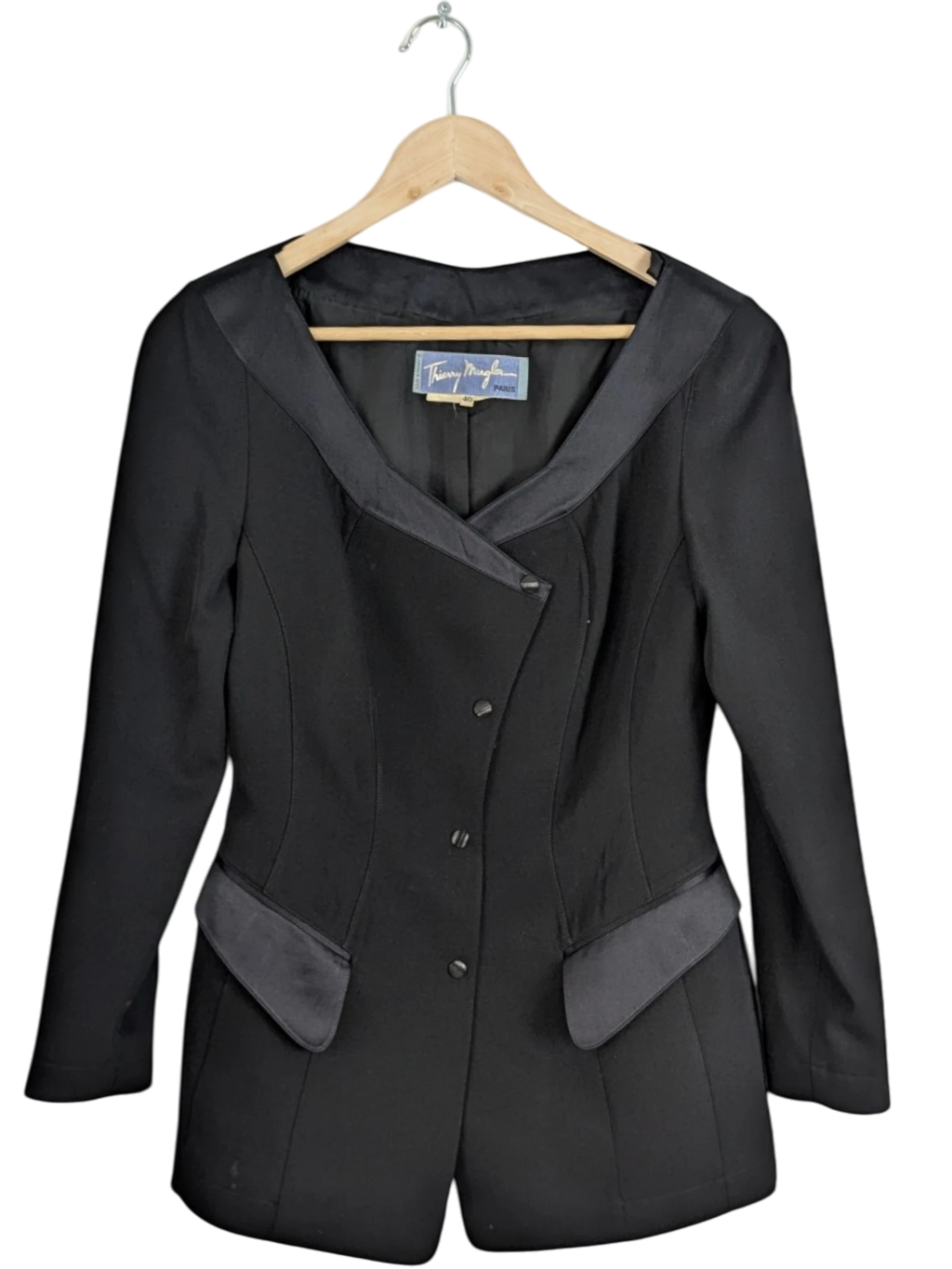 JAKE & IPI vintage Thierry Mugler Paris black structured jacket with satin collar and asymmetrical closure. Made in France.