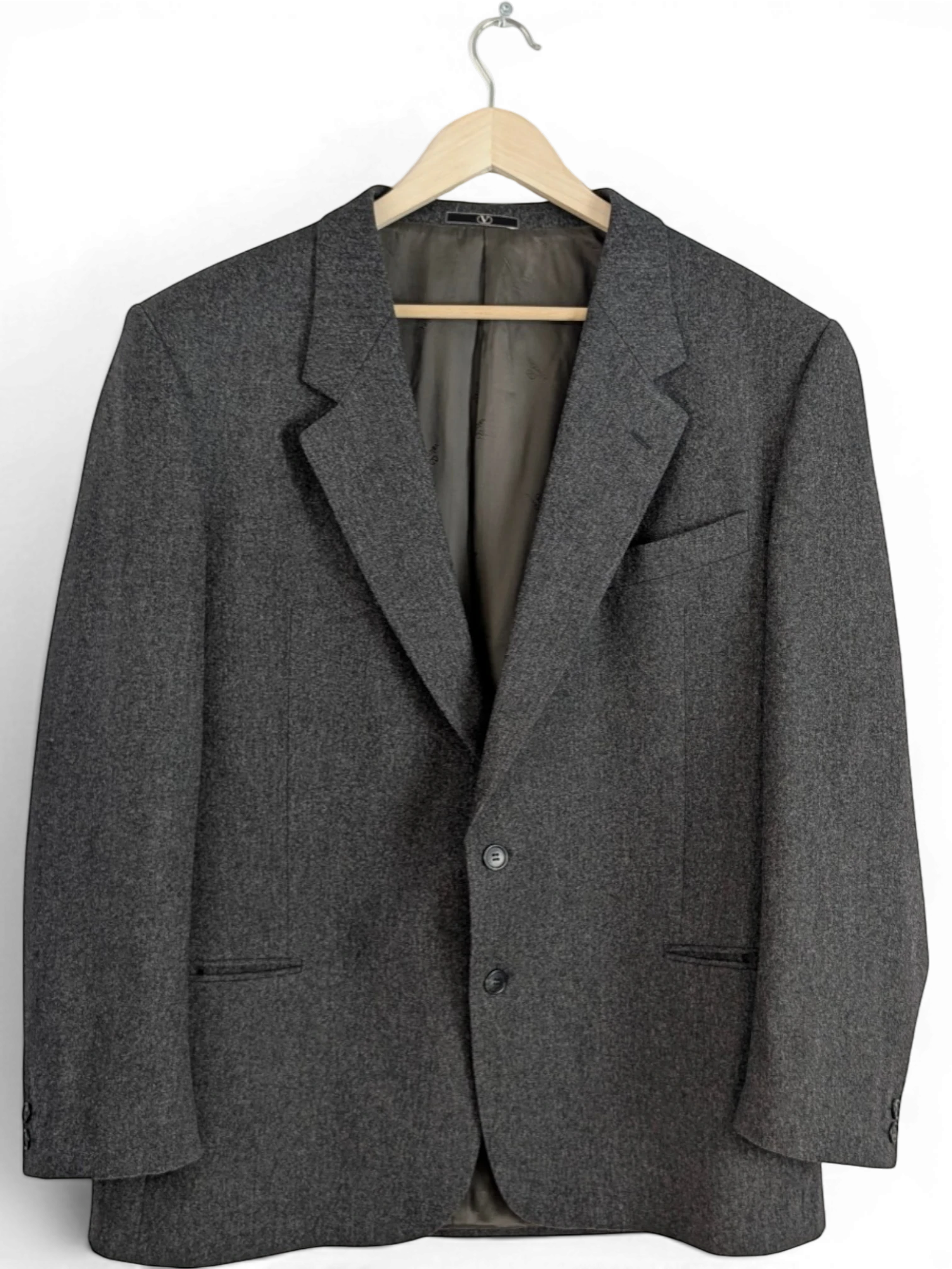 JAKE & IPI Vintage Valentino Uomo grey wool blazer with notched lapel and two-button closure. Made in Italy.