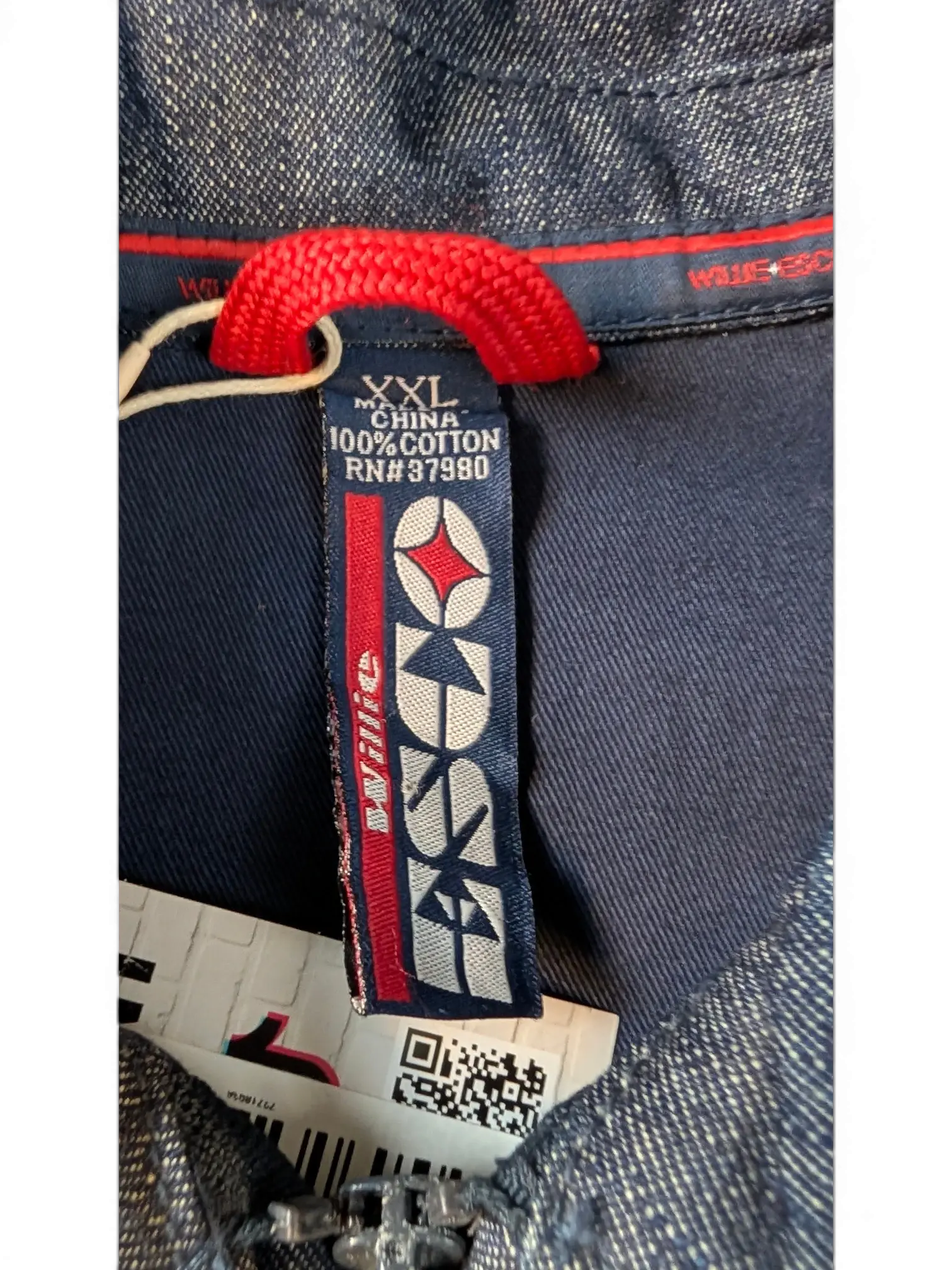 JAKE & IPI Willie Esco denim jacket, 100% cotton, size XXL, with red loop hanger and brand tag.