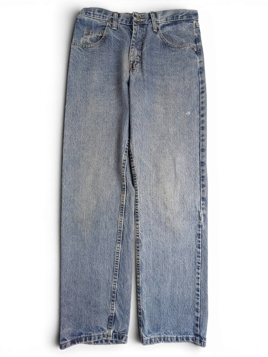 JAKE & IPI Wrangler blue denim jeans with a classic straight leg fit and light wash finish