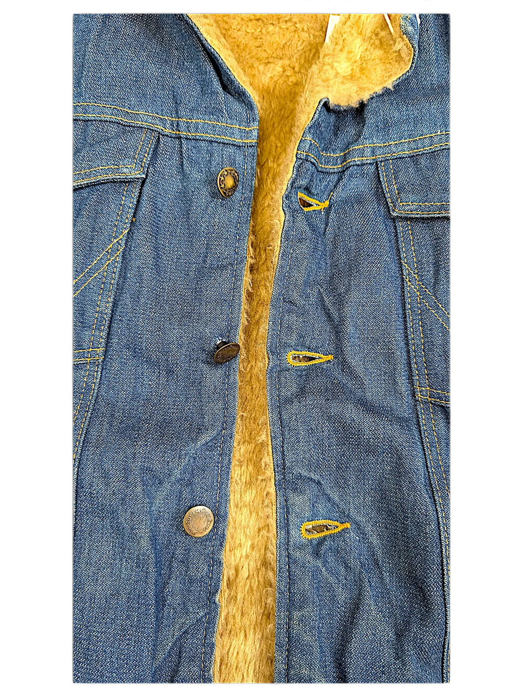 JAKE & IPI vintage Wrangler denim jacket with tan sherpa lining and brass button closure