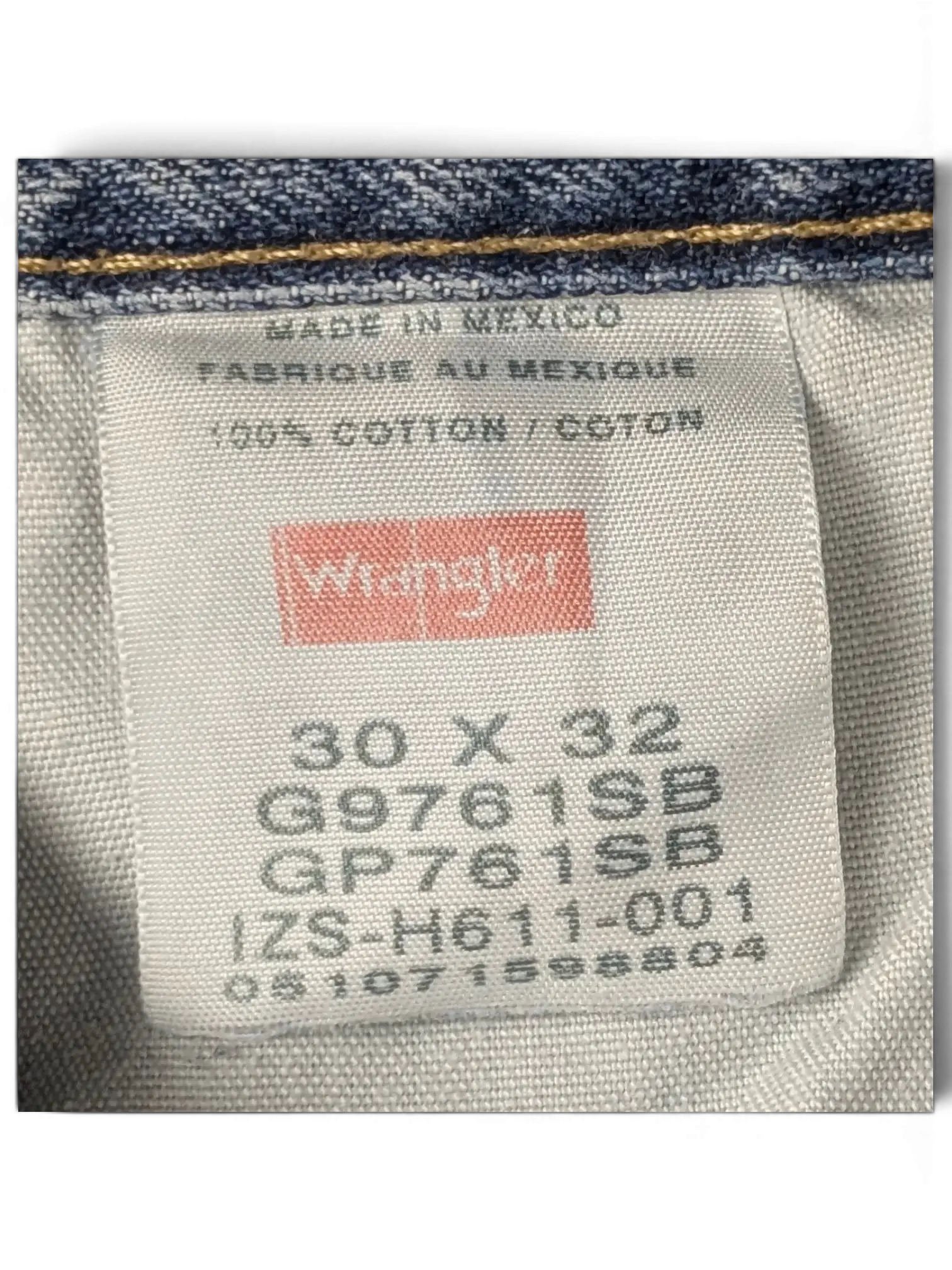JAKE & IPI Wrangler jeans size 30x32 with 100 percent cotton fabric tag made in Mexico