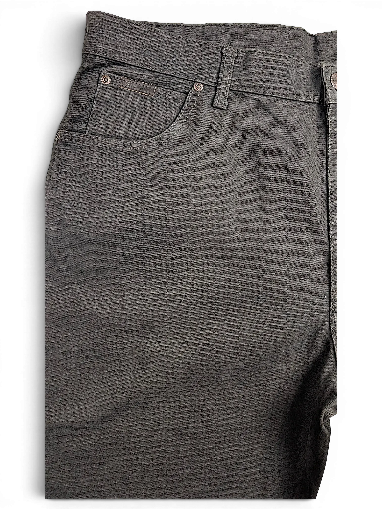JAKE & IPI Wrangler Texas stretch pants in dark grey with classic five-pocket styling and metal rivets.