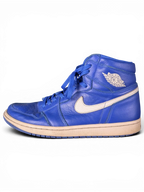 JAKE & IPI Air Jordan 1 Retro High sneakers in blue leather with white swoosh and worn-in vintage aesthetic