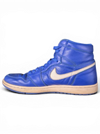 JAKE & IPI Air Jordan 1 Retro High Hyper Royal sneakers in blue leather with white swoosh and worn-in sole