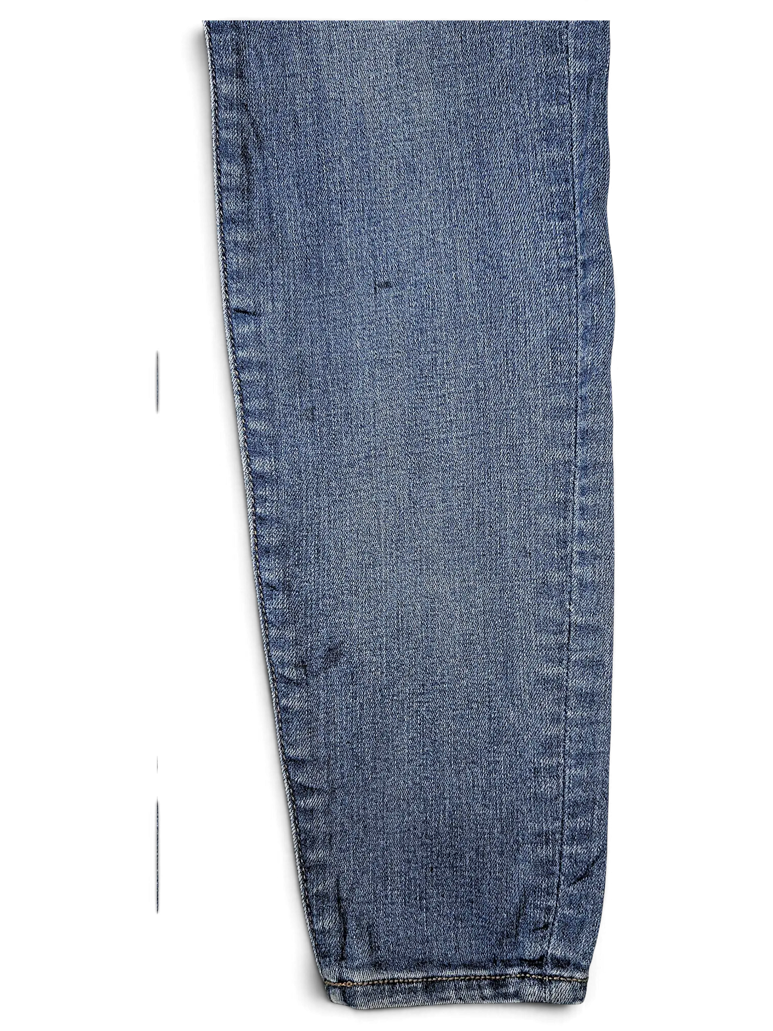 JAKE & IPI American Eagle Outfitters blue denim jeans leg detail with a slim fit design