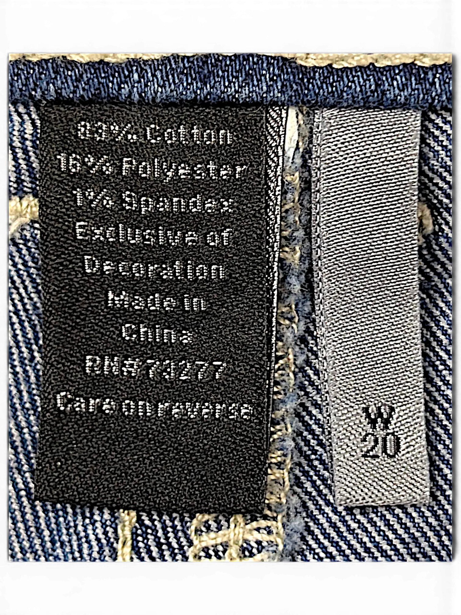 JAKE & IPI APT. 9 Capri jeans size 20W featuring a cotton blend fabric tag with contrast stitching details