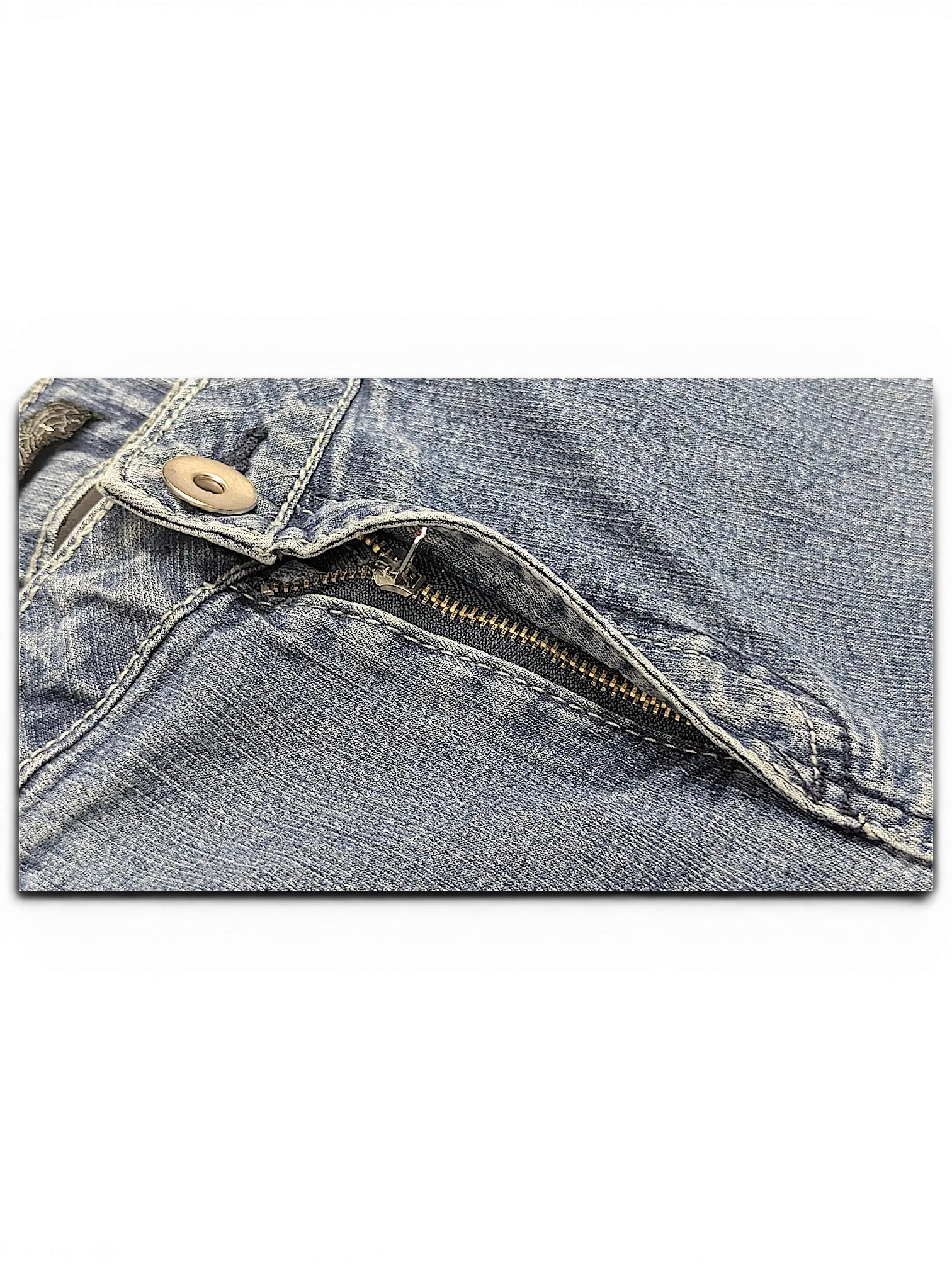 JAKE & IPI Baccini straight leg jeans in blue denim featuring a metal button closure and zipper fly detail.