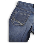 JAKE & IPI BKE Denim Carter 30L -farkut tummansinisenä, takataskussa valkoinen koristetikkaus
