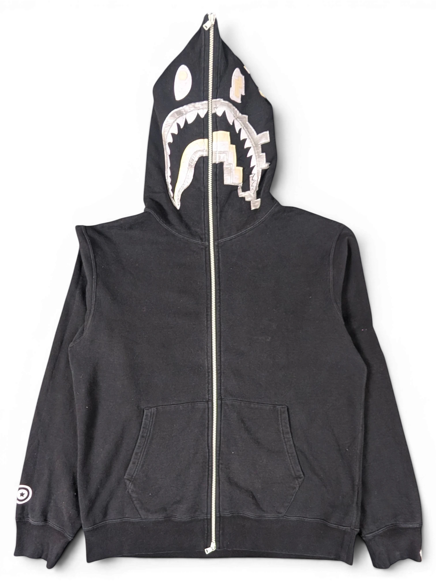 JAKE & IPI black full-zip Bape shark hoodie with iconic graphic print on the hood and front kangaroo pocket